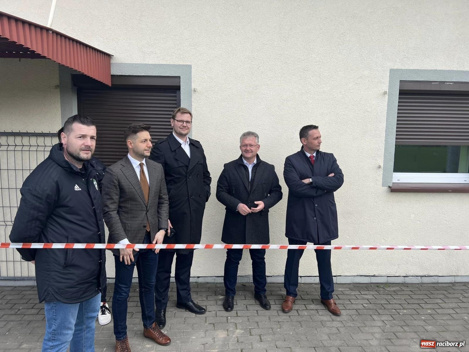 Zdjęcie w galerii na portalu naszraciborz.pl: Woś i Jaki zapełnili Strzechę. Realna debata z trudnymi pytaniami [FOTO i WIDEO] wiadomości z regionu