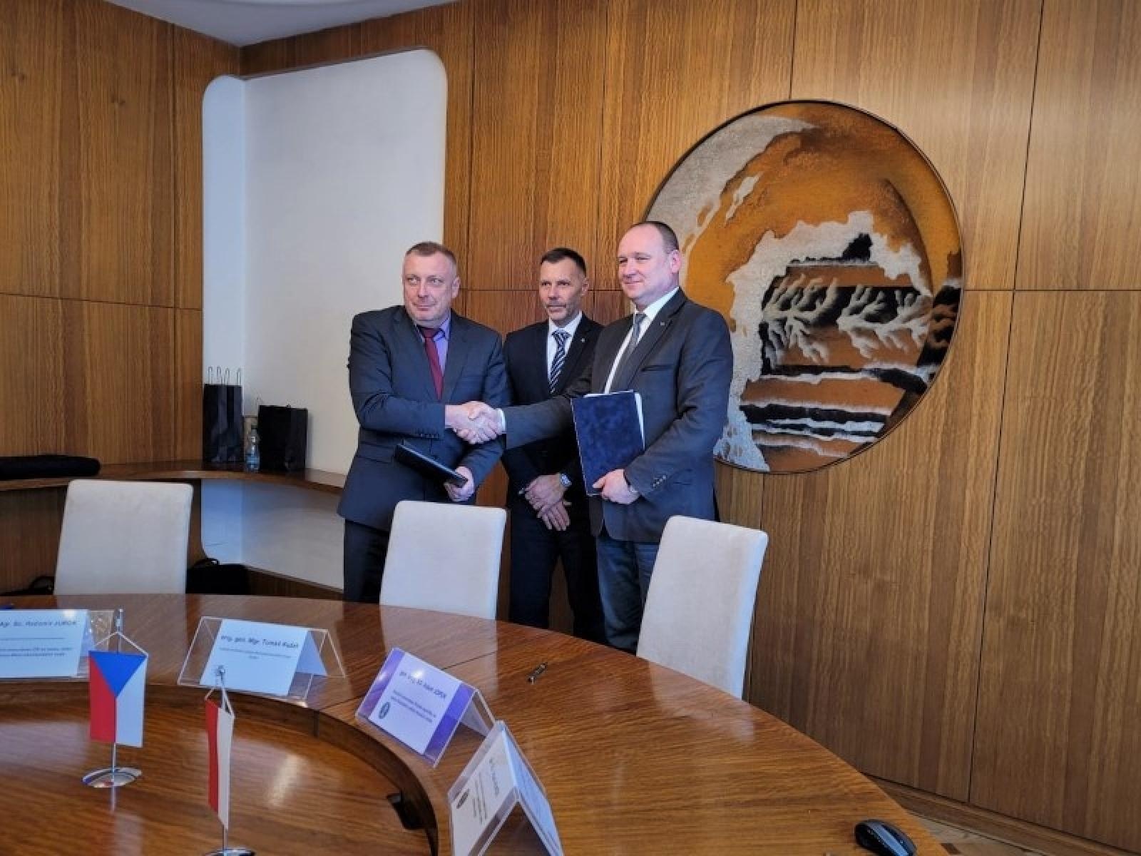 Zdjęcie w galerii na portalu naszraciborz.pl: Spotkanie pełnomocników granicznych Polski i Czech wiadomości z regionu
