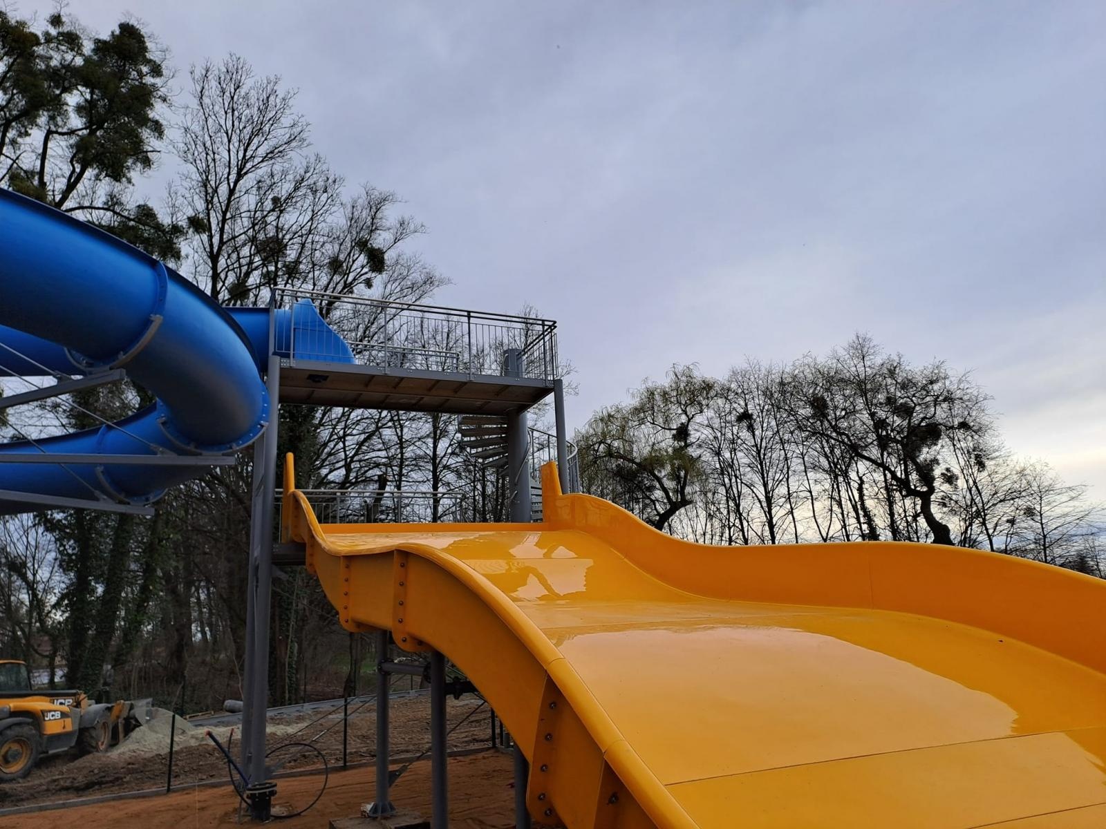 Zdjęcie w galerii na portalu naszraciborz.pl: Nowoczesne kąpielisko w Tworkowie [NAJNOWSZE ZDJĘCIA] wiadomości z regionu