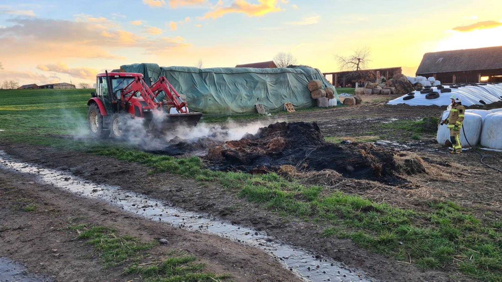 Zdjęcie w galerii na portalu naszraciborz.pl: Raport 998. Pożar w Borucinie. Przyczyną prawdopodobnie podpalenie wiadomości z regionu