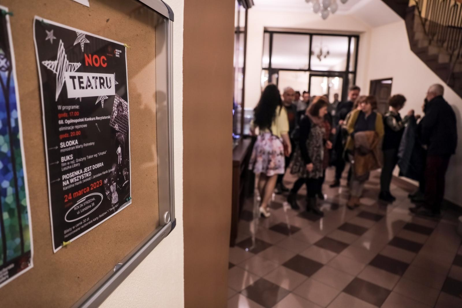 Zdjęcie w galerii na portalu naszraciborz.pl: Noc Teatru w Raciborskim Centrum Kultury [FOTO] wiadomości z regionu