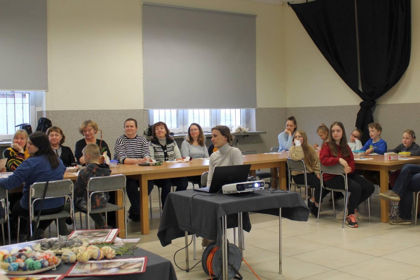 Zdjęcie w galerii na portalu naszraciborz.pl: W GCK Nędza zorganizowano warsztaty kroszonkarskie wiadomości z regionu