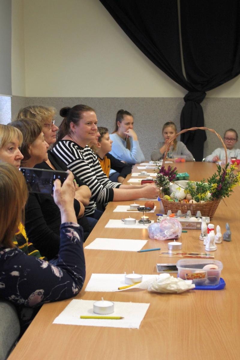Zdjęcie w galerii na portalu naszraciborz.pl: W GCK Nędza zorganizowano warsztaty kroszonkarskie wiadomości z regionu