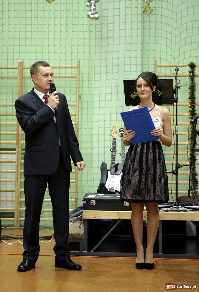 Zdjęcie w galerii na portalu naszraciborz.pl: Studniówka maturzystów z Kasprowicza wiadomości z regionu