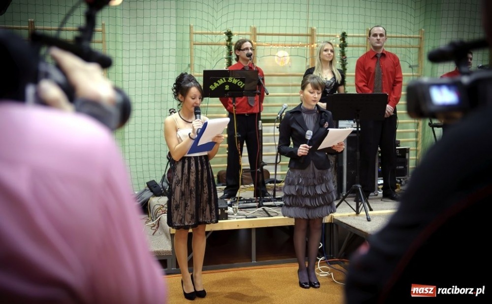 Zdjęcie w galerii na portalu naszraciborz.pl: Studniówka maturzystów z Kasprowicza wiadomości z regionu