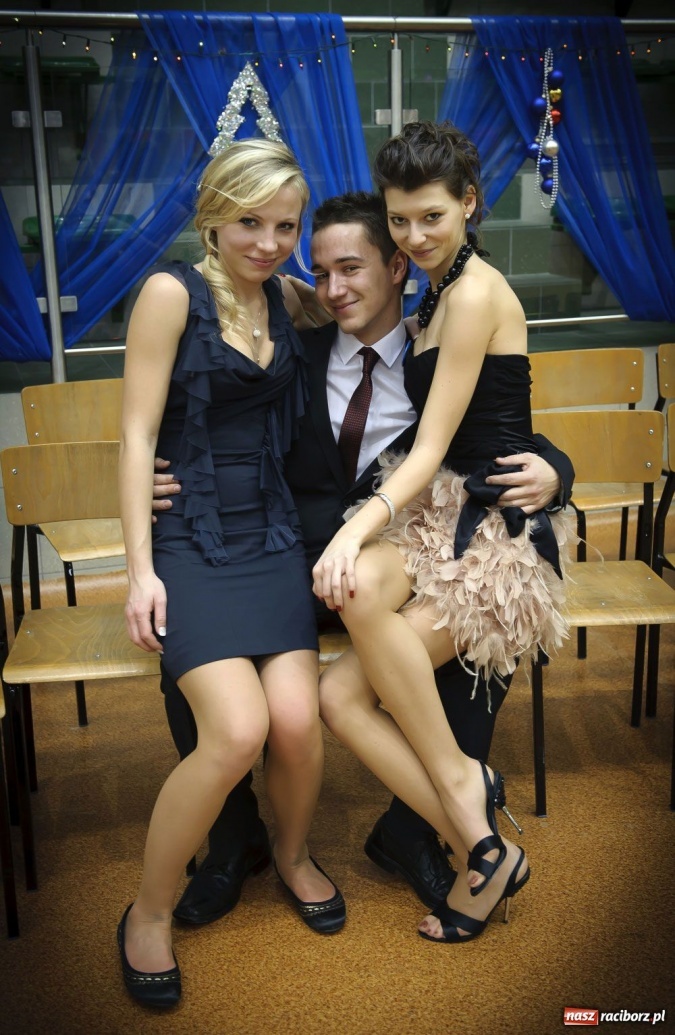 Zdjęcie w galerii na portalu naszraciborz.pl: Studniówka maturzystów z Kasprowicza wiadomości z regionu