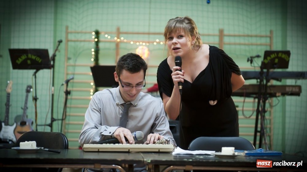 Zdjęcie w galerii na portalu naszraciborz.pl: Studniówka maturzystów z Kasprowicza wiadomości z regionu