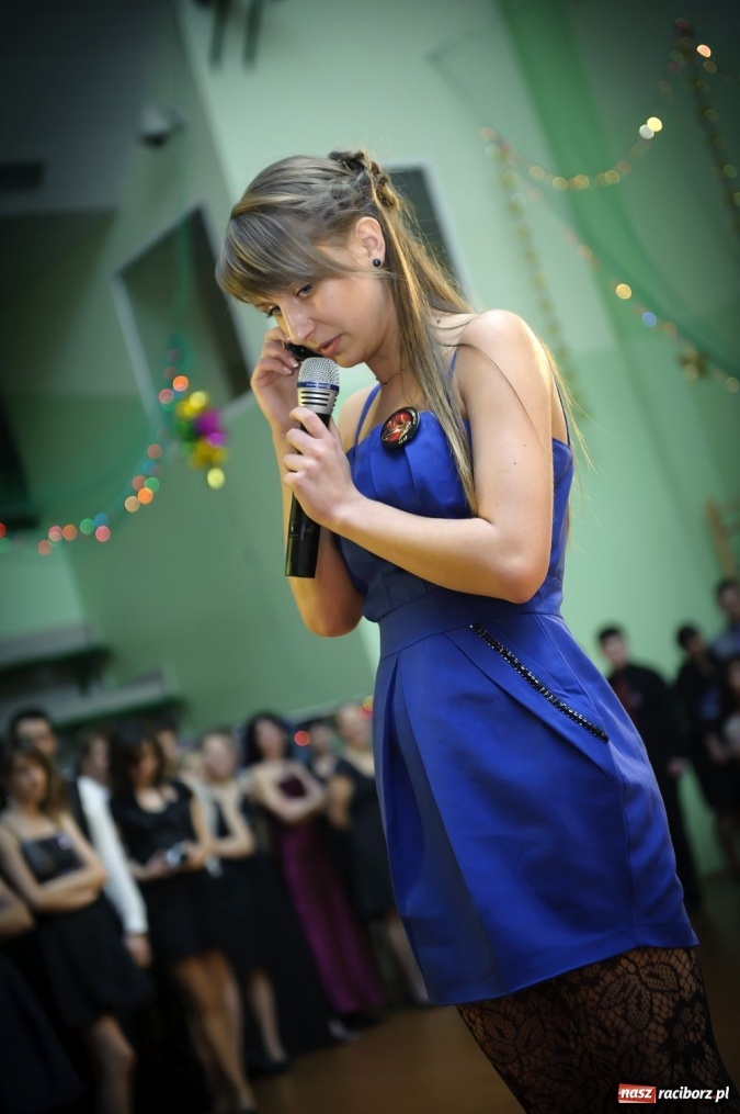 Zdjęcie w galerii na portalu naszraciborz.pl: Studniówka maturzystów z Kasprowicza wiadomości z regionu