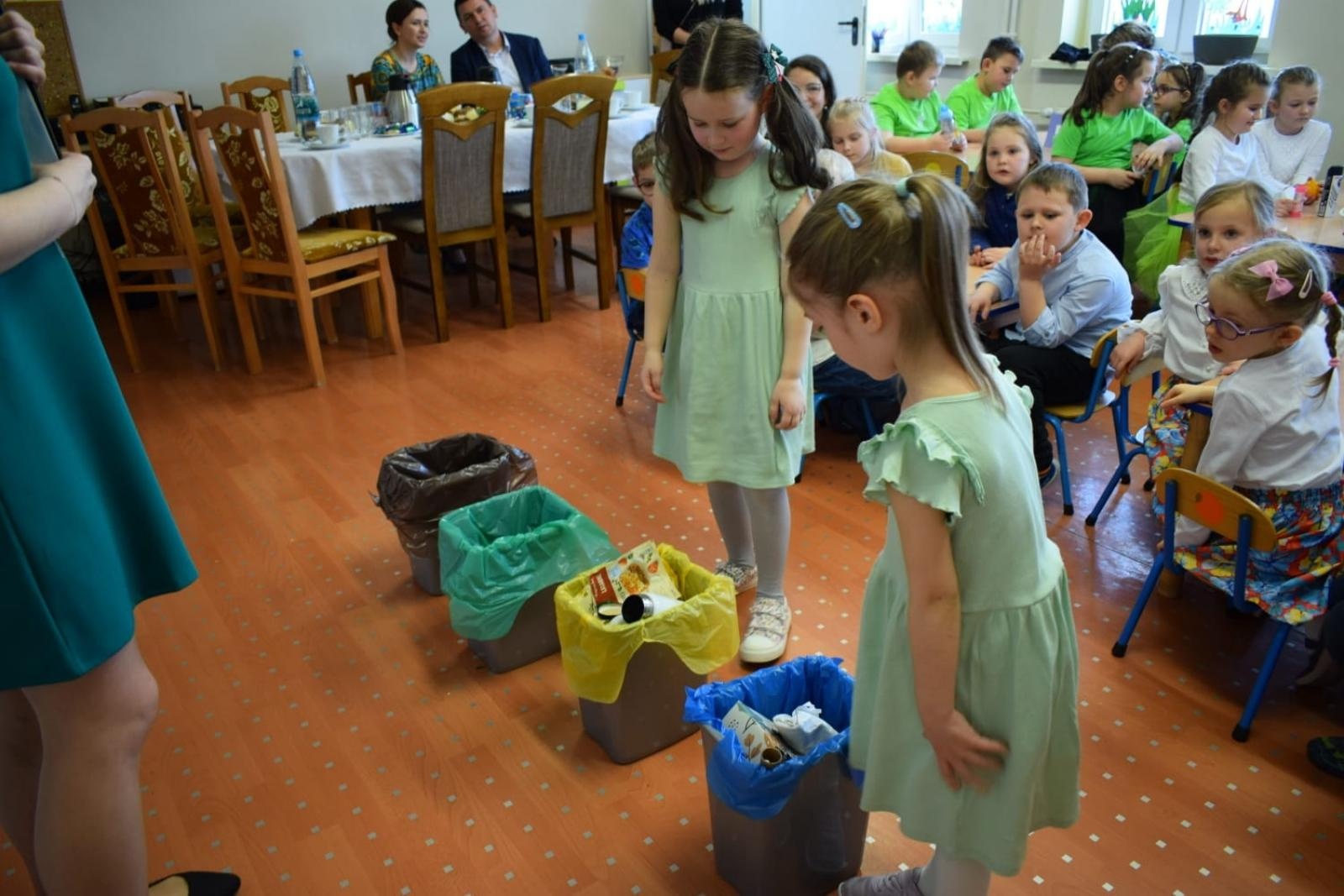 Zdjęcie w galerii na portalu naszraciborz.pl: Przedszkolaki z gminy Rudnik wykazały się ekologiczną wiedzą i świadomością wiadomości z regionu
