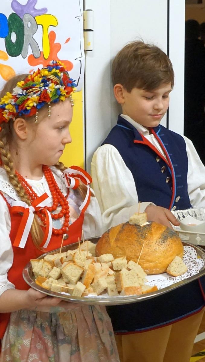 Zdjęcie w galerii na portalu naszraciborz.pl: W raciborskiej SP 4 zainaugurowano projekt Erasmus+ wiadomości z regionu
