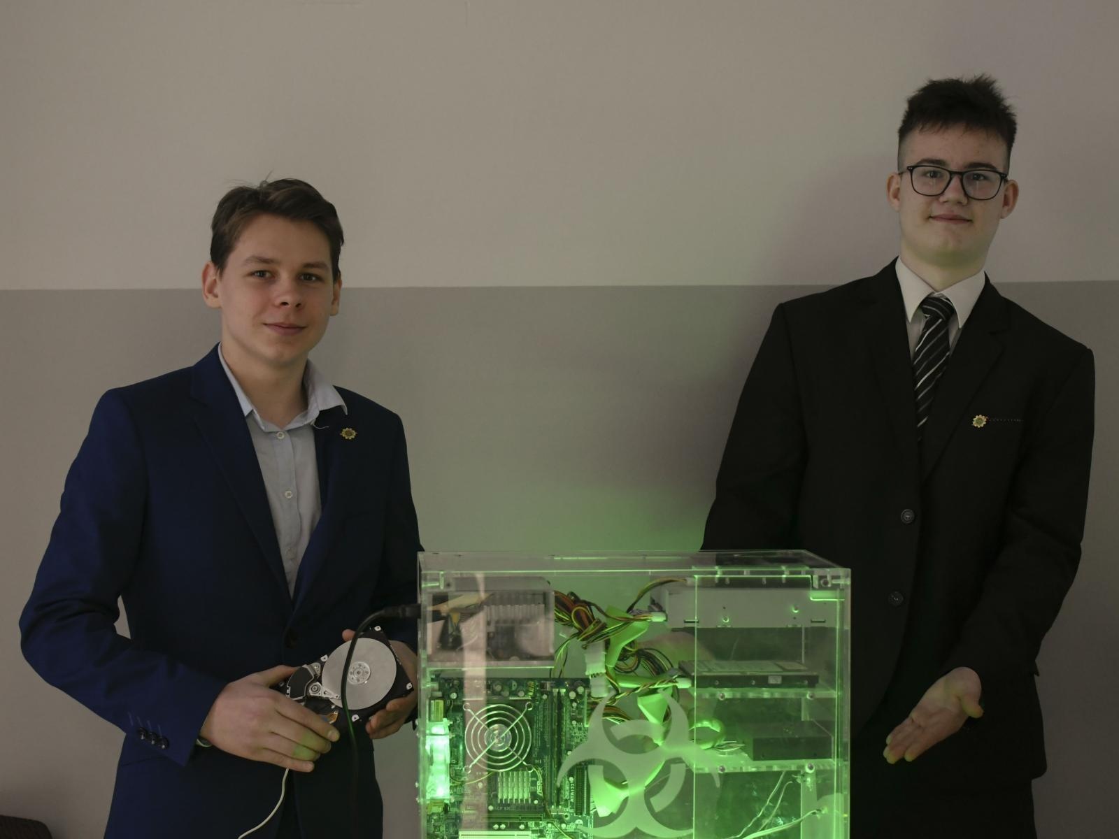 Zdjęcie w galerii na portalu naszraciborz.pl: Świat techniki i innowacji. Drzwi otwarte w Mechaniku [FOTO] wiadomości z regionu