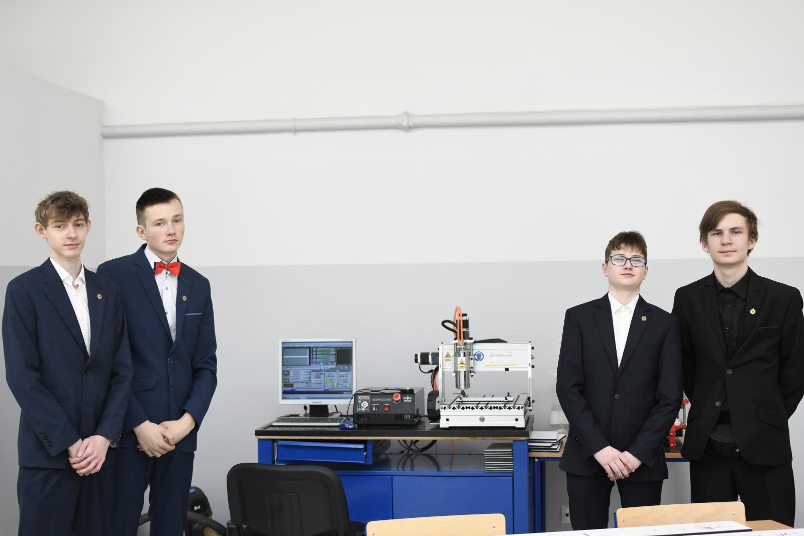 Zdjęcie w galerii na portalu naszraciborz.pl: Świat techniki i innowacji. Drzwi otwarte w Mechaniku [FOTO] wiadomości z regionu