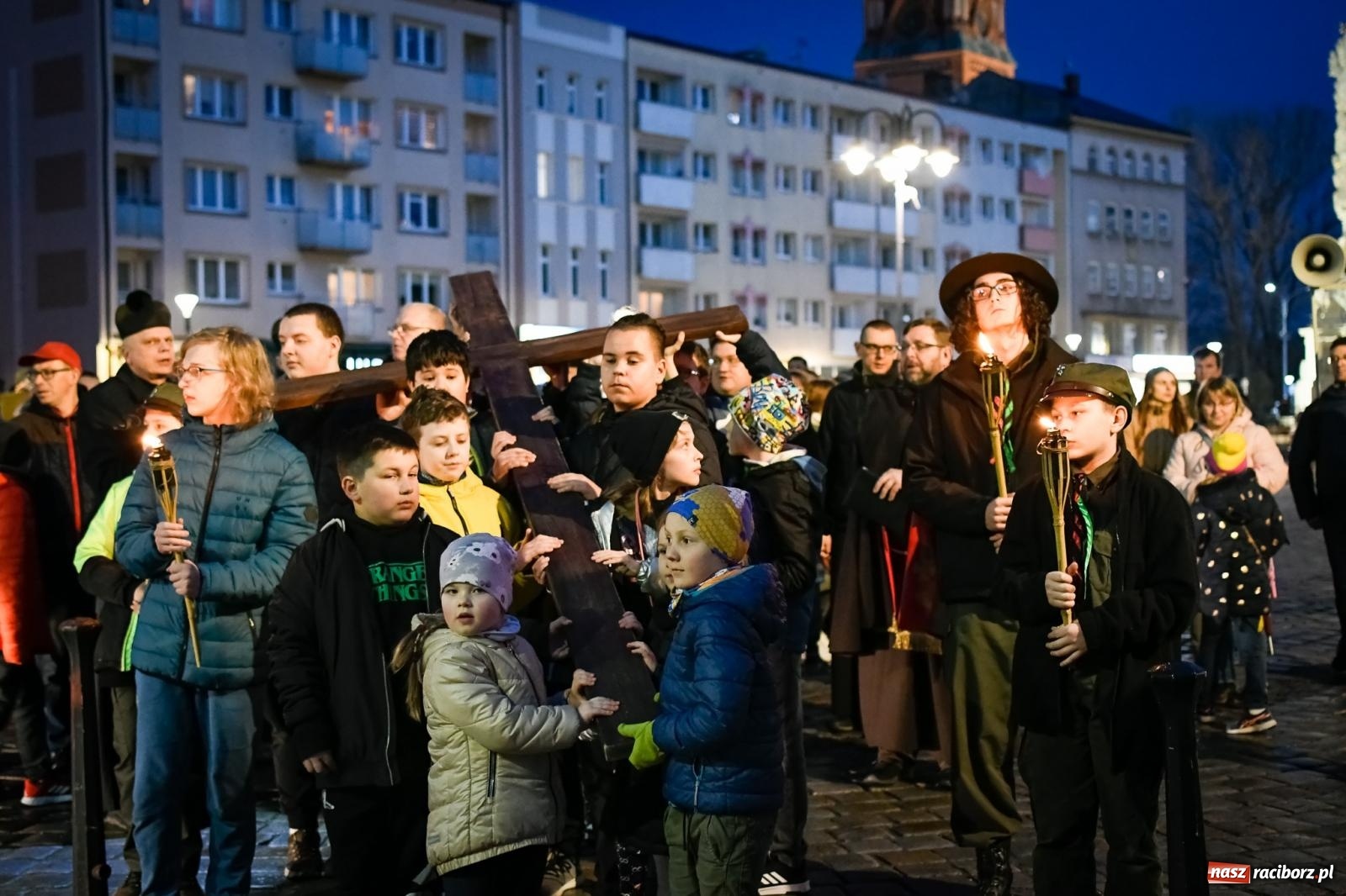 Zdjęcie w galerii na portalu naszraciborz.pl: Droga krzyżowa ulicami Raciborza z rozważaniami o. Cherubina [FOTO i WIDEO] wiadomości z regionu