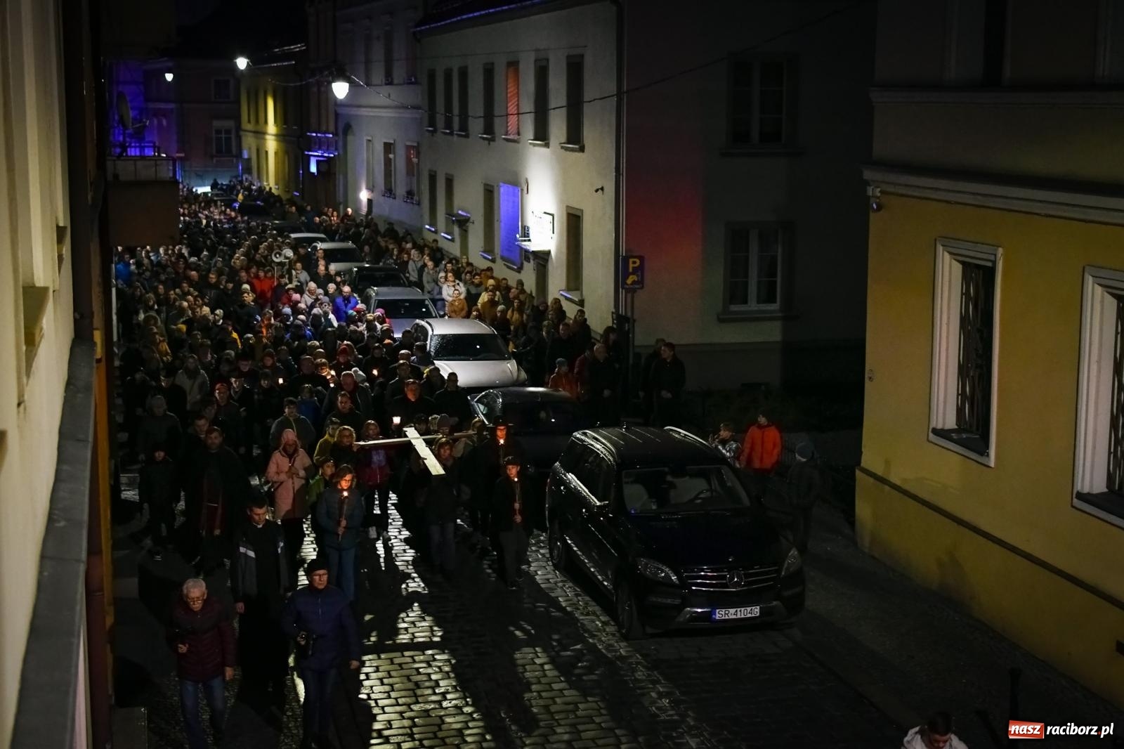 Zdjęcie w galerii na portalu naszraciborz.pl: Droga krzyżowa ulicami Raciborza z rozważaniami o. Cherubina [FOTO i WIDEO] wiadomości z regionu