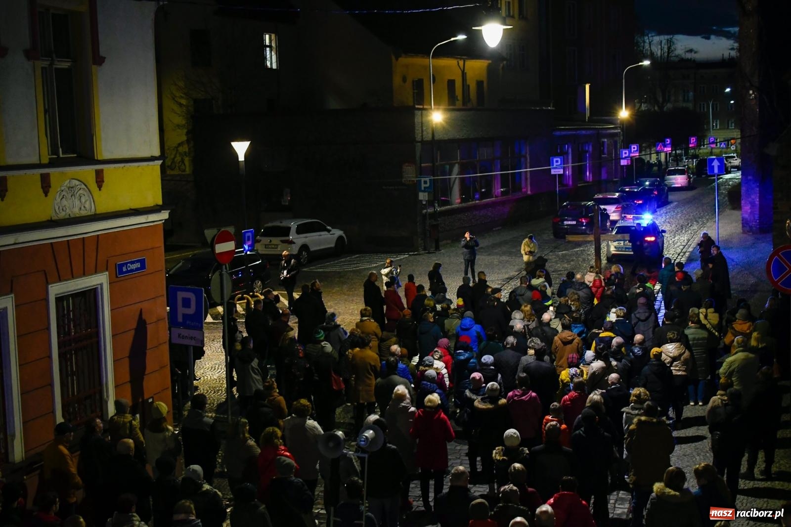 Zdjęcie w galerii na portalu naszraciborz.pl: Droga krzyżowa ulicami Raciborza z rozważaniami o. Cherubina [FOTO i WIDEO] wiadomości z regionu