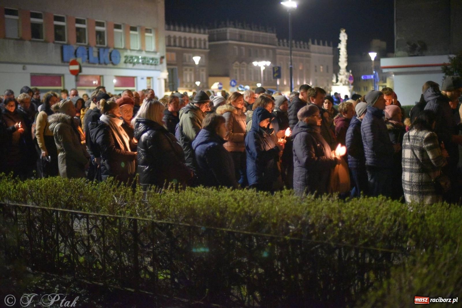Zdjęcie w galerii na portalu naszraciborz.pl: Droga krzyżowa ulicami Raciborza z rozważaniami o. Cherubina [FOTO i WIDEO] wiadomości z regionu