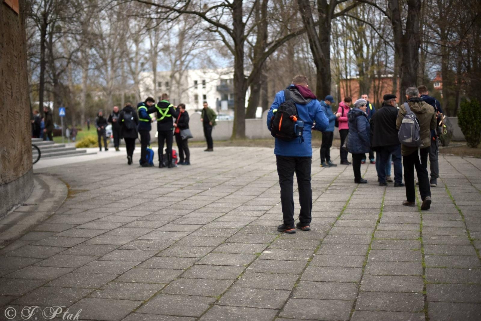 Zdjęcie w galerii na portalu naszraciborz.pl: Idę, bo szukam nadziei. Na szlaku Ekstremalnej Drogi Krzyżowej z Raciborza wiadomości z regionu