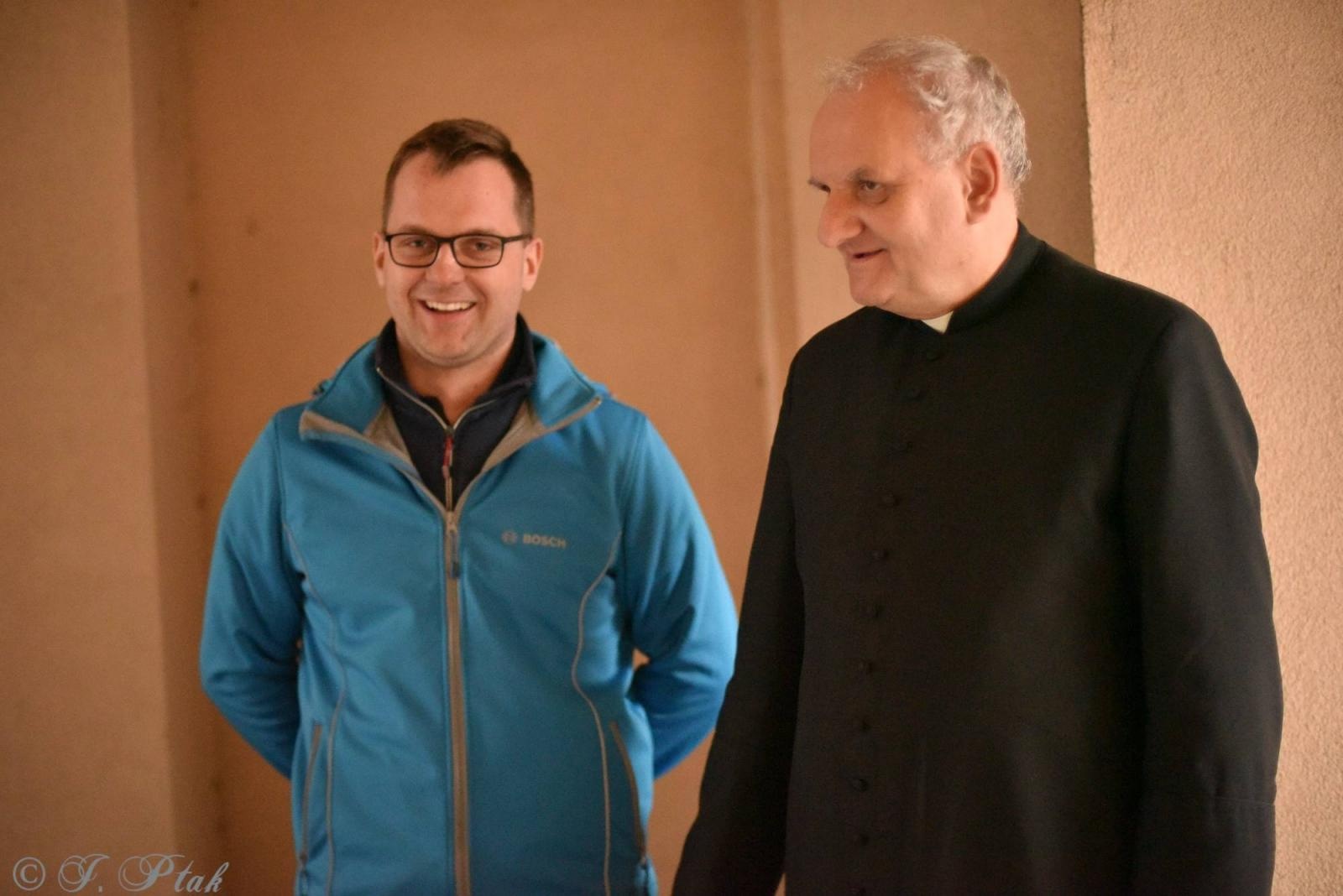 Zdjęcie w galerii na portalu naszraciborz.pl: Idę, bo szukam nadziei. Na szlaku Ekstremalnej Drogi Krzyżowej z Raciborza wiadomości z regionu