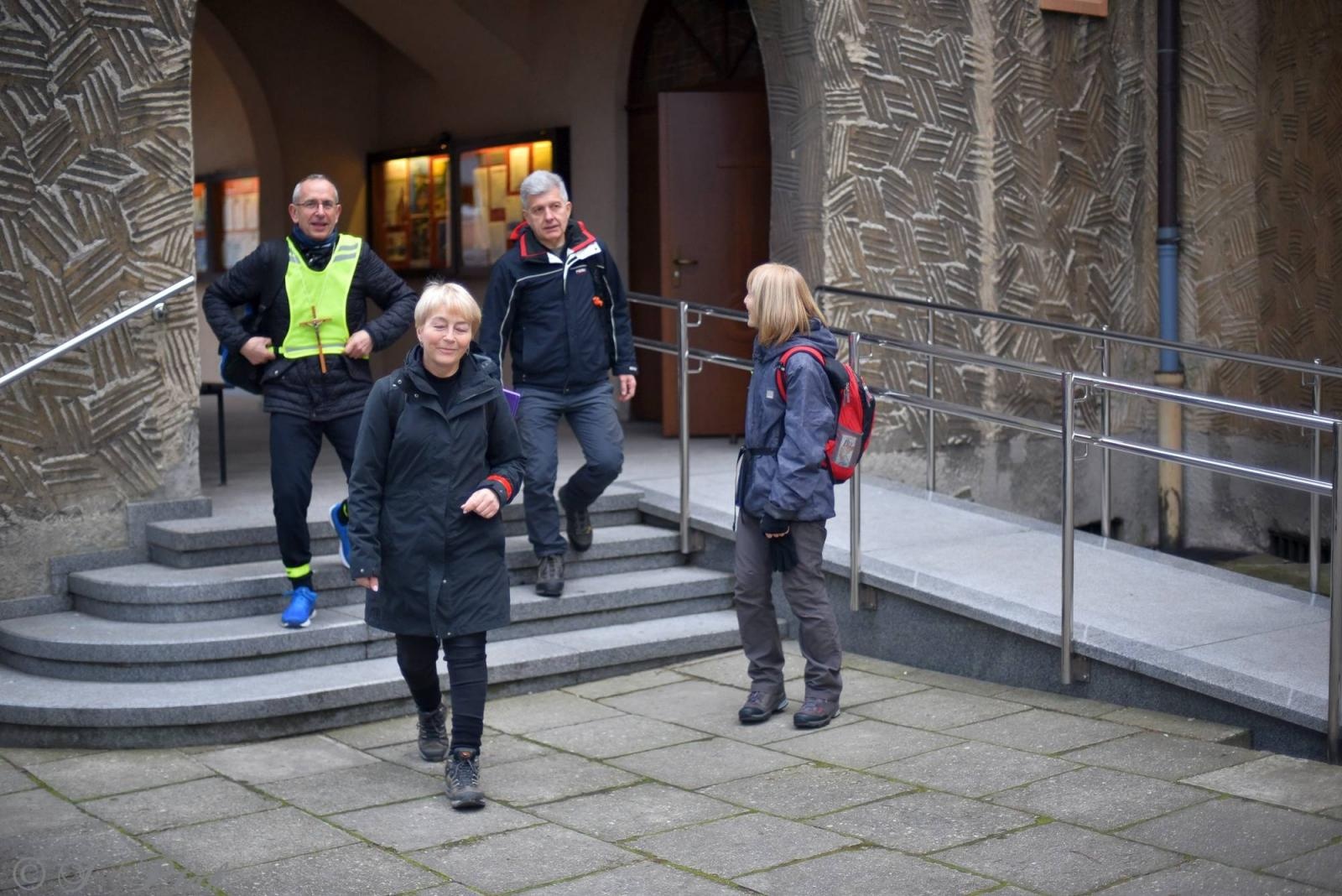 Zdjęcie w galerii na portalu naszraciborz.pl: Idę, bo szukam nadziei. Na szlaku Ekstremalnej Drogi Krzyżowej z Raciborza wiadomości z regionu