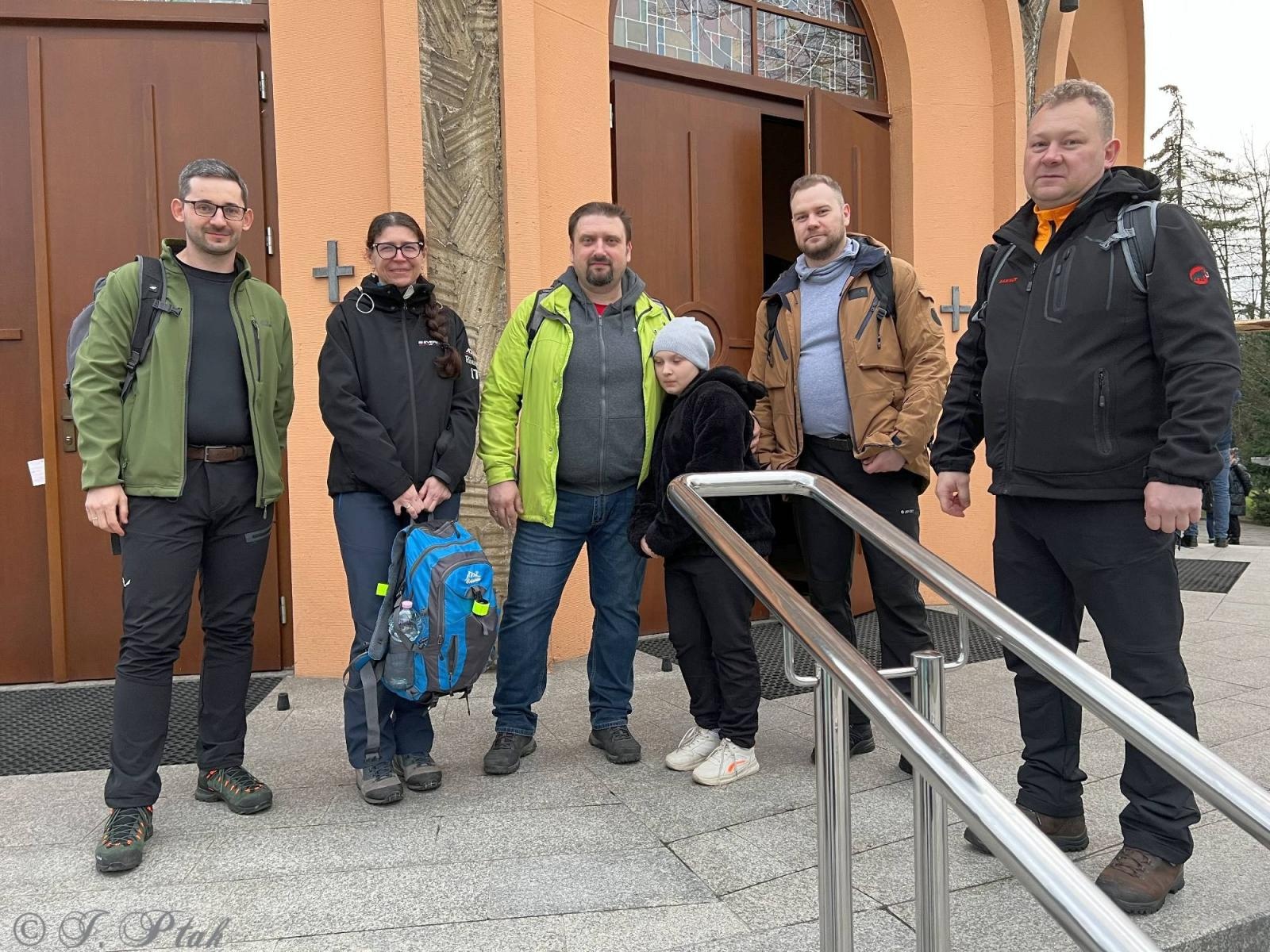 Zdjęcie w galerii na portalu naszraciborz.pl: Idę, bo szukam nadziei. Na szlaku Ekstremalnej Drogi Krzyżowej z Raciborza wiadomości z regionu