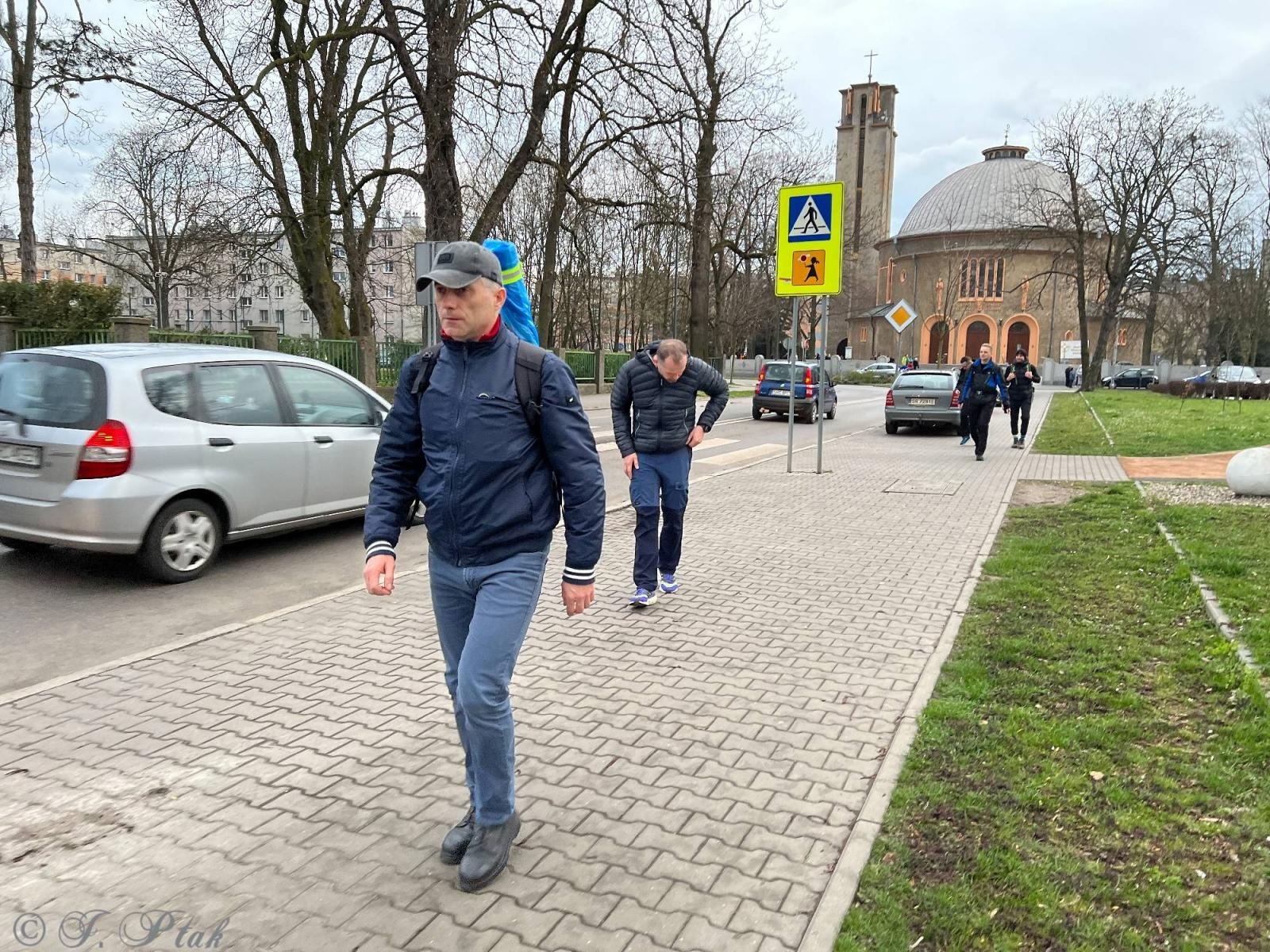 Zdjęcie w galerii na portalu naszraciborz.pl: Idę, bo szukam nadziei. Na szlaku Ekstremalnej Drogi Krzyżowej z Raciborza wiadomości z regionu