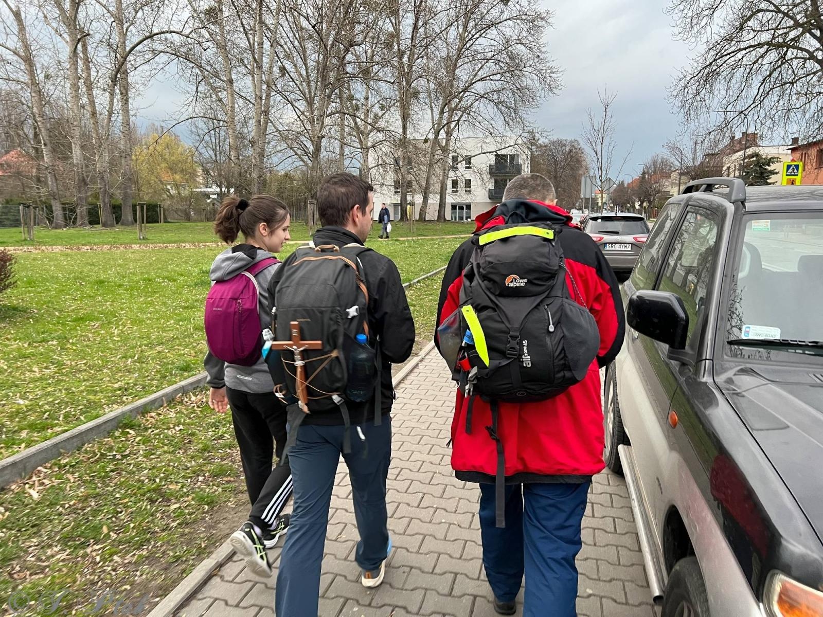 Zdjęcie w galerii na portalu naszraciborz.pl: Idę, bo szukam nadziei. Na szlaku Ekstremalnej Drogi Krzyżowej z Raciborza wiadomości z regionu