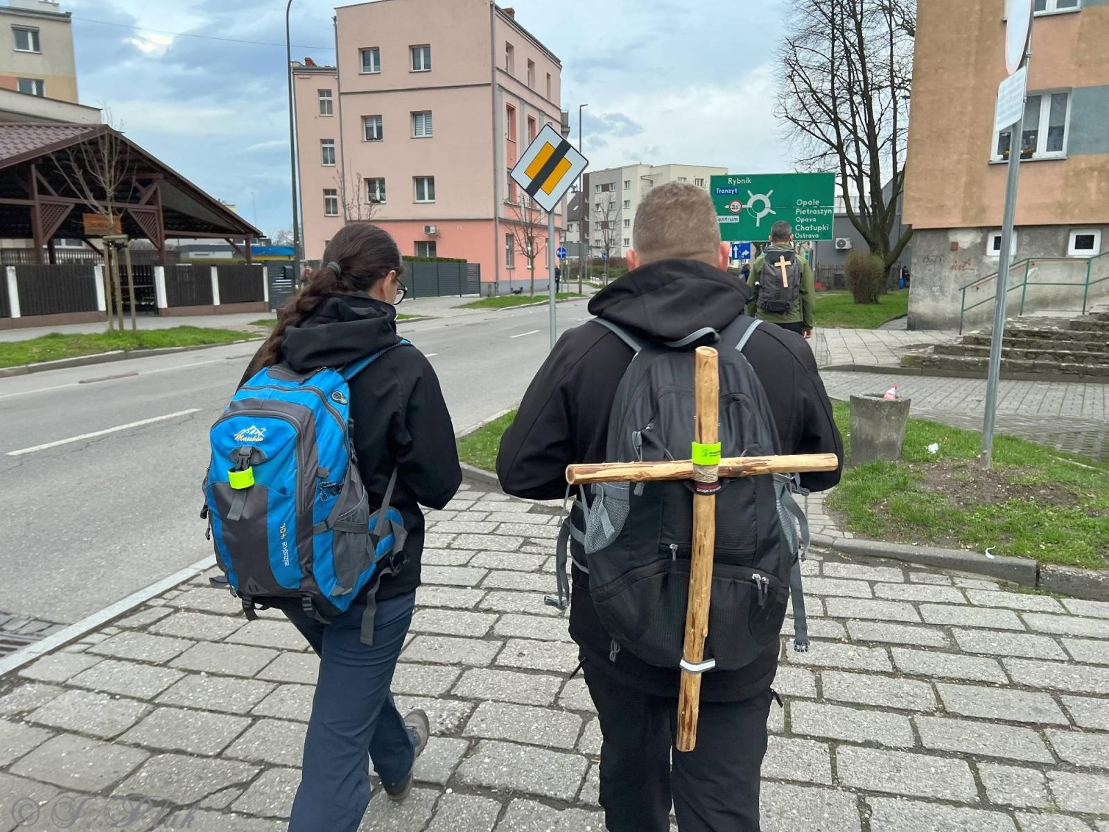 Zdjęcie w galerii na portalu naszraciborz.pl: Idę, bo szukam nadziei. Na szlaku Ekstremalnej Drogi Krzyżowej z Raciborza wiadomości z regionu
