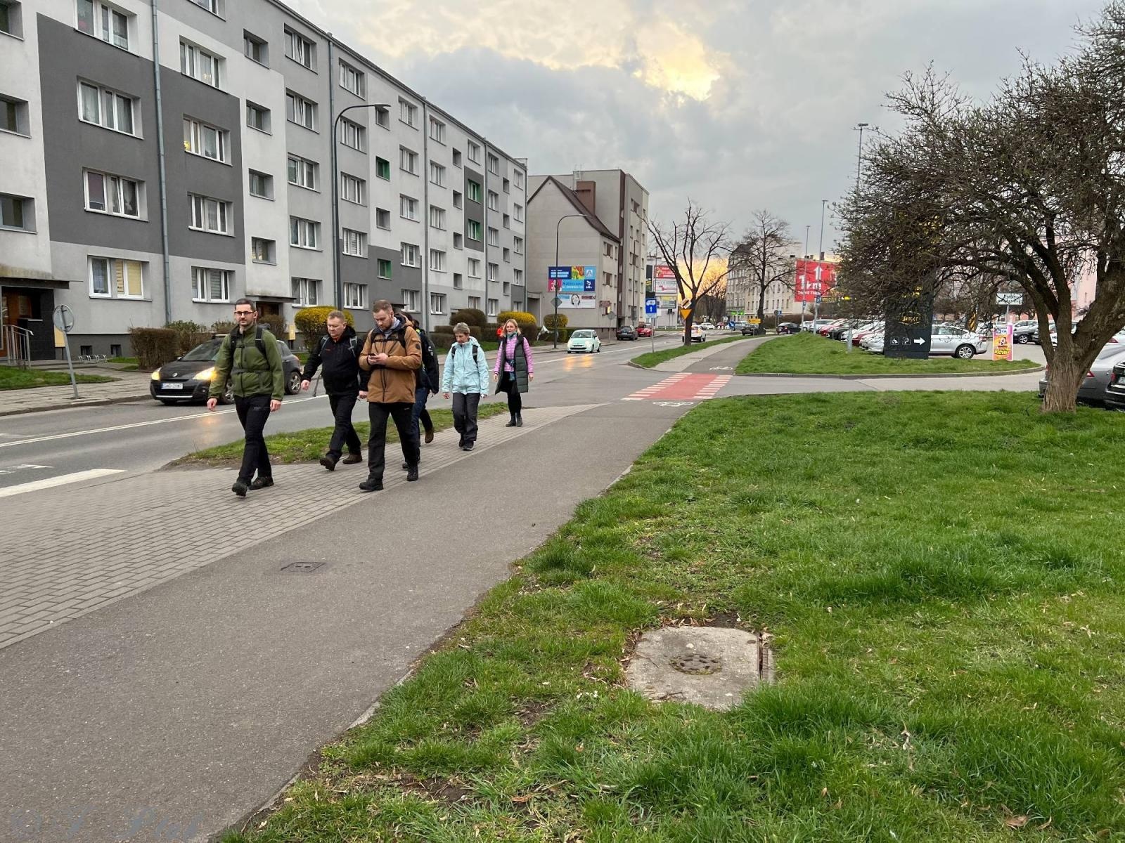 Zdjęcie w galerii na portalu naszraciborz.pl: Idę, bo szukam nadziei. Na szlaku Ekstremalnej Drogi Krzyżowej z Raciborza wiadomości z regionu
