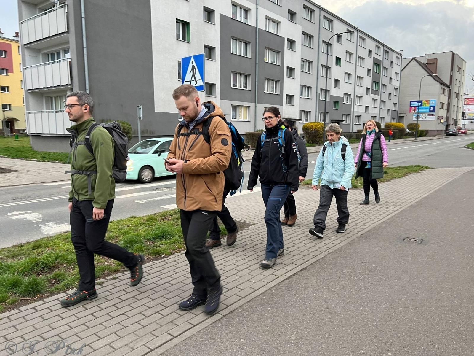 Zdjęcie w galerii na portalu naszraciborz.pl: Idę, bo szukam nadziei. Na szlaku Ekstremalnej Drogi Krzyżowej z Raciborza wiadomości z regionu
