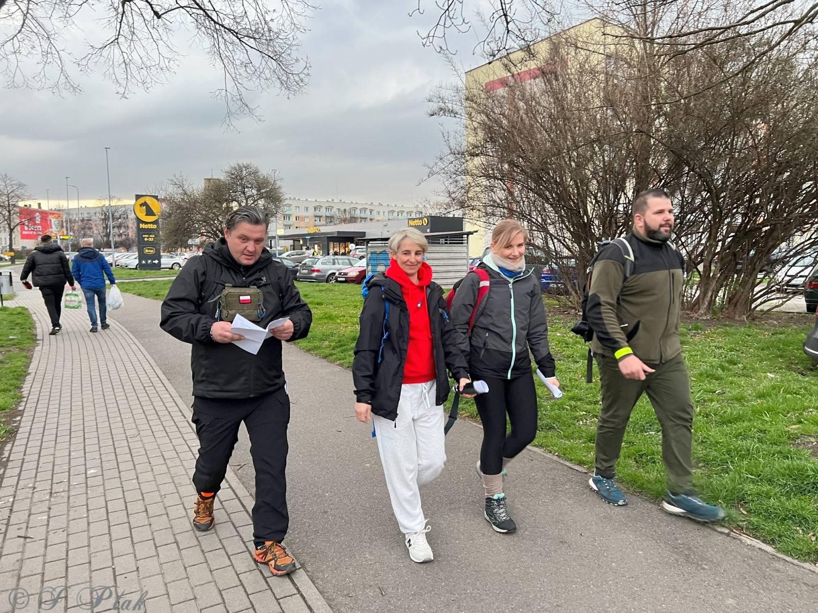 Zdjęcie w galerii na portalu naszraciborz.pl: Idę, bo szukam nadziei. Na szlaku Ekstremalnej Drogi Krzyżowej z Raciborza wiadomości z regionu
