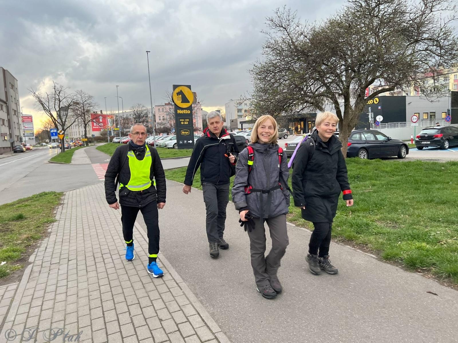 Zdjęcie w galerii na portalu naszraciborz.pl: Idę, bo szukam nadziei. Na szlaku Ekstremalnej Drogi Krzyżowej z Raciborza wiadomości z regionu