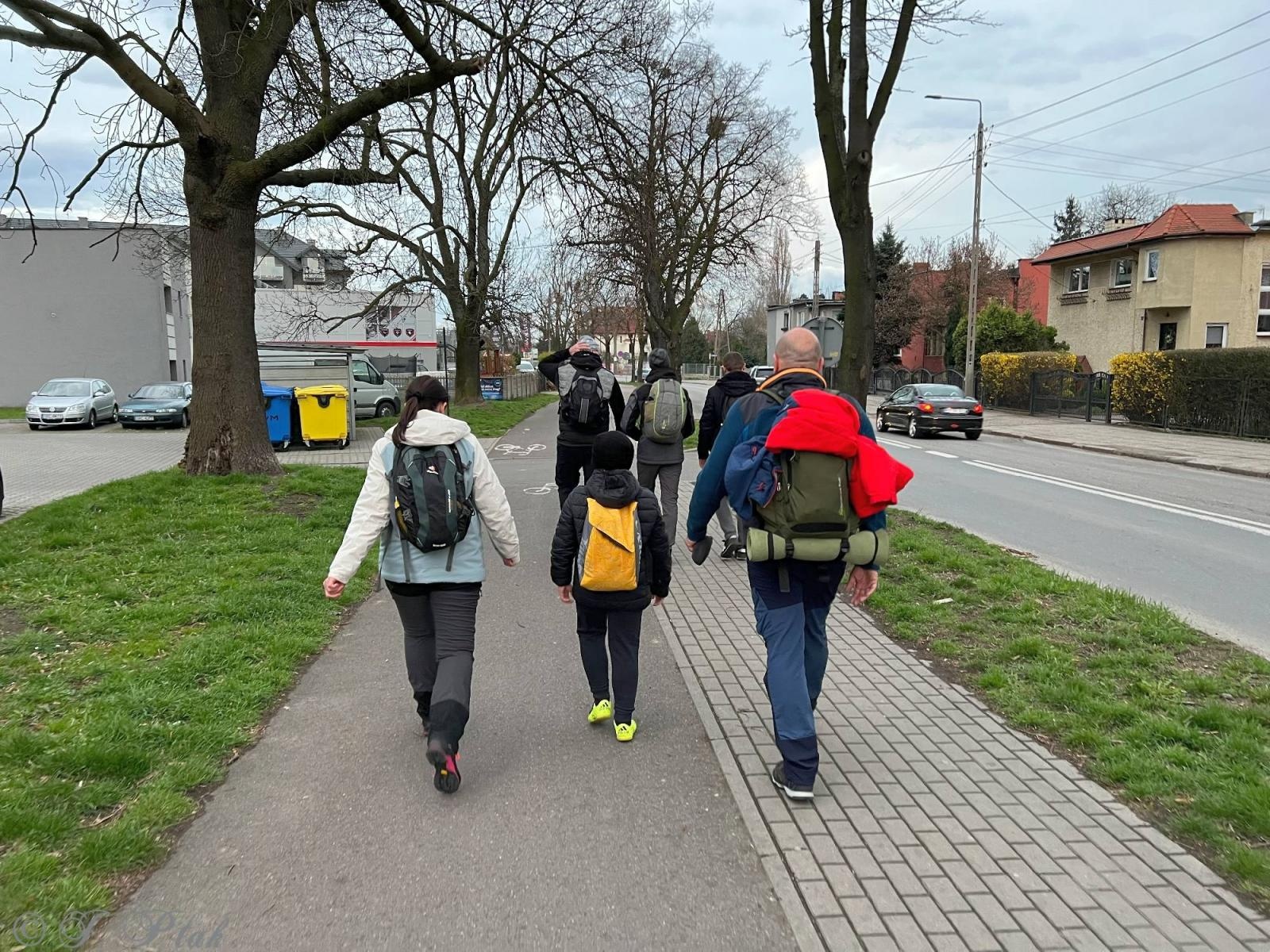 Zdjęcie w galerii na portalu naszraciborz.pl: Idę, bo szukam nadziei. Na szlaku Ekstremalnej Drogi Krzyżowej z Raciborza wiadomości z regionu