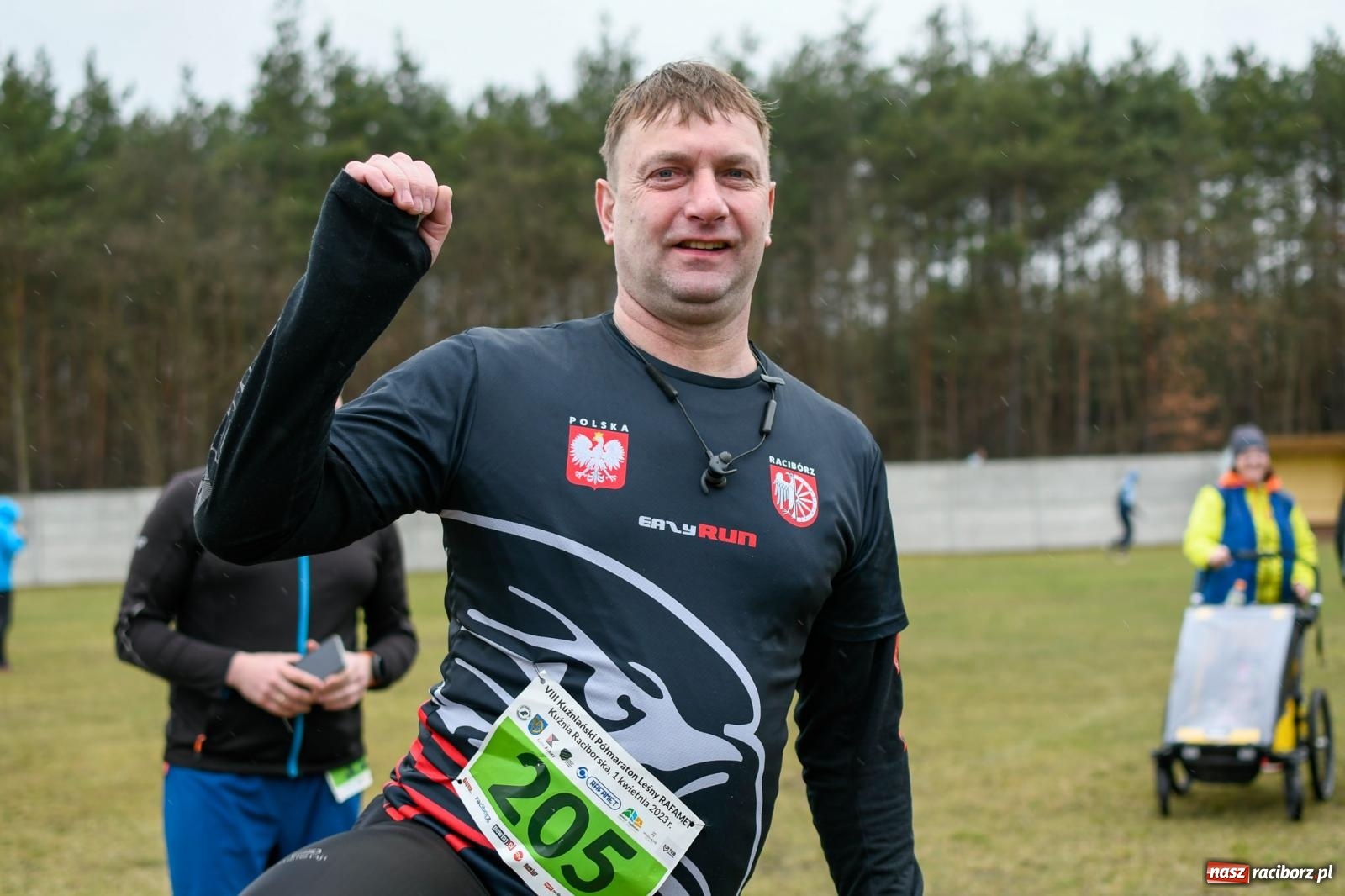 Zdjęcie w galerii na portalu naszraciborz.pl: Mateusz Mrówka wygrał VIII Kuźniański Półmaraton Leśny RAFAMET [FOTO i WIDEO] wiadomości z regionu