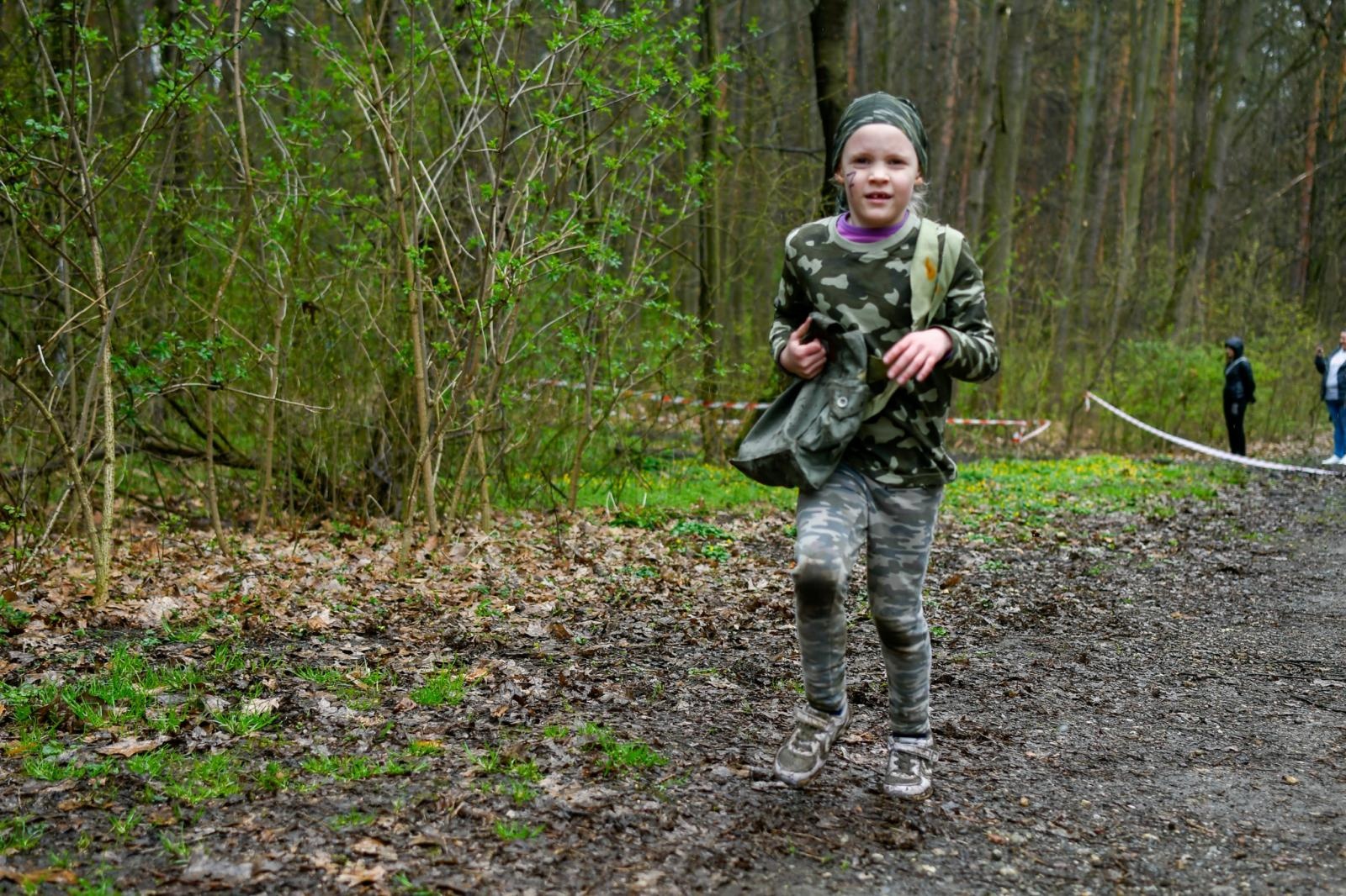 Zdjęcie w galerii na portalu naszraciborz.pl: ZWIADOWCY. Bieg militarny w lesie Obora wiadomości z regionu