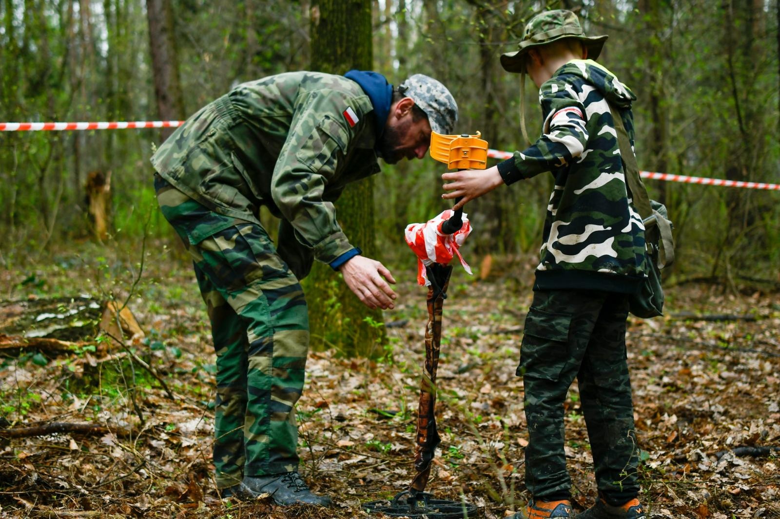 Zdjęcie w galerii na portalu naszraciborz.pl: ZWIADOWCY. Bieg militarny w lesie Obora wiadomości z regionu