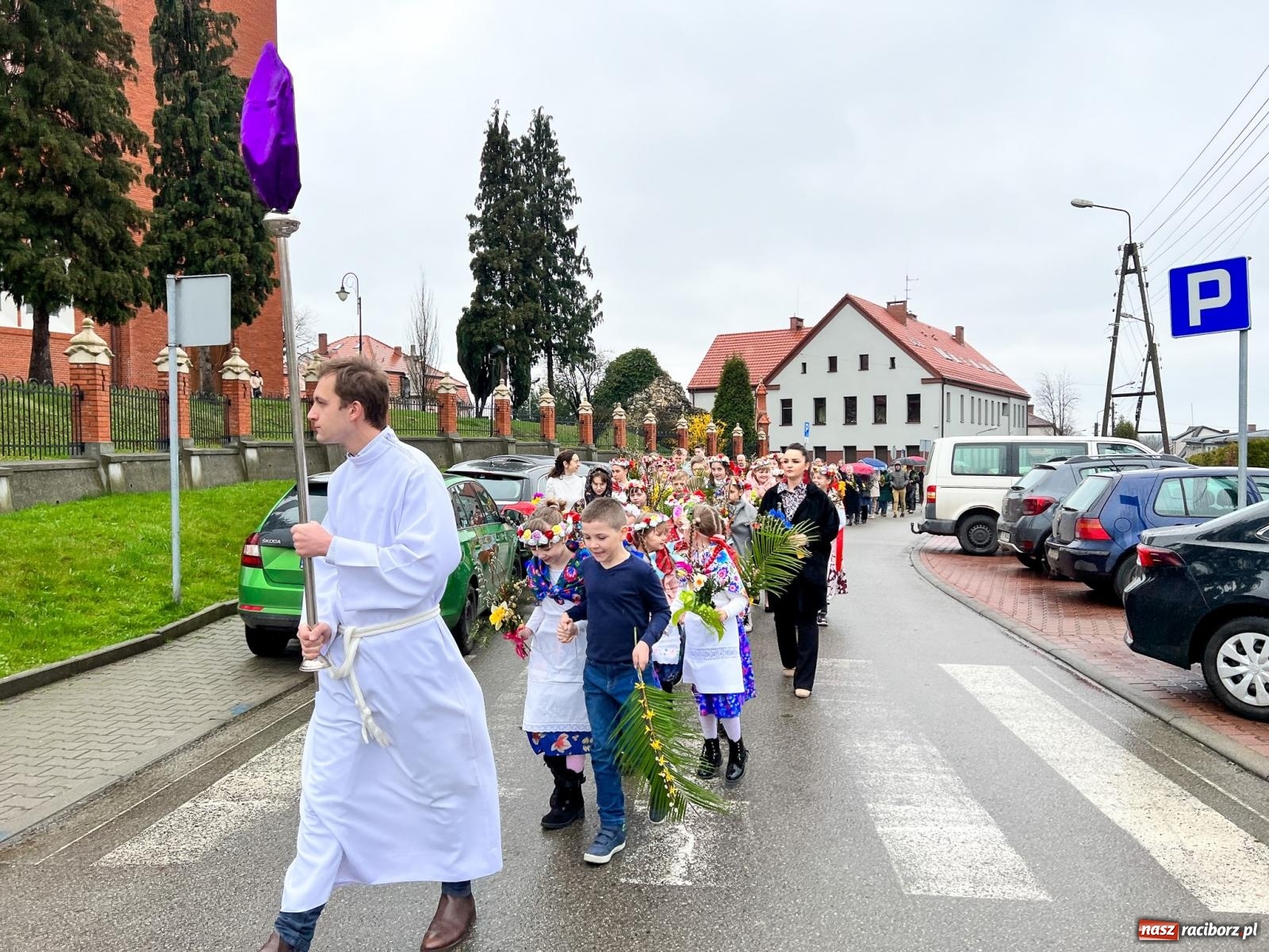 Zdjęcie w galerii na portalu naszraciborz.pl: Procesja na Niedzielę Palmową w parafii w Brzeziu [FOTO i WIDEO] wiadomości z regionu
