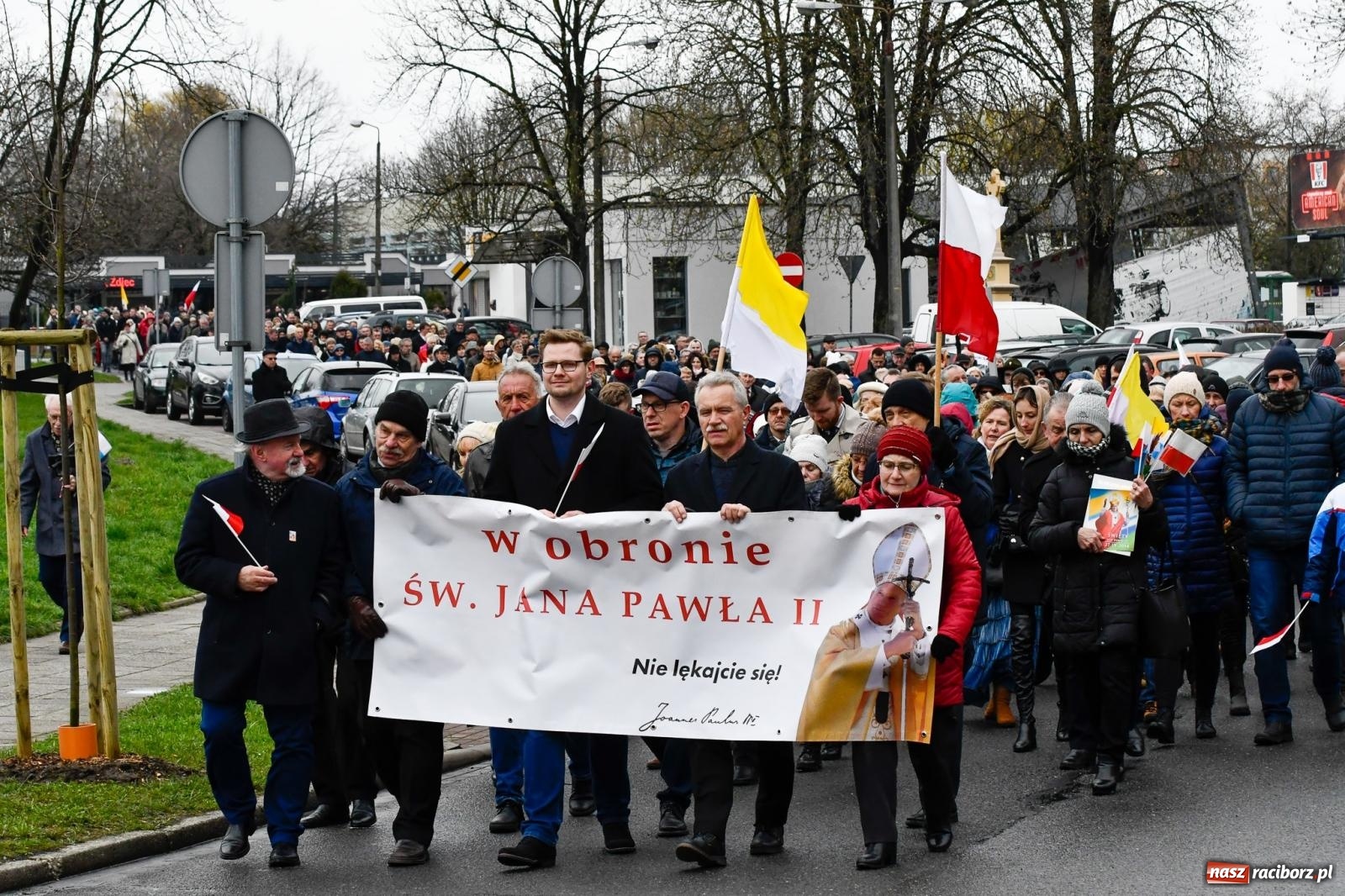 Zdjęcie w galerii na portalu naszraciborz.pl: Nie lękajcie się! Marsz Papieski w Raciborzu [FOTO i WIDEO] wiadomości z regionu