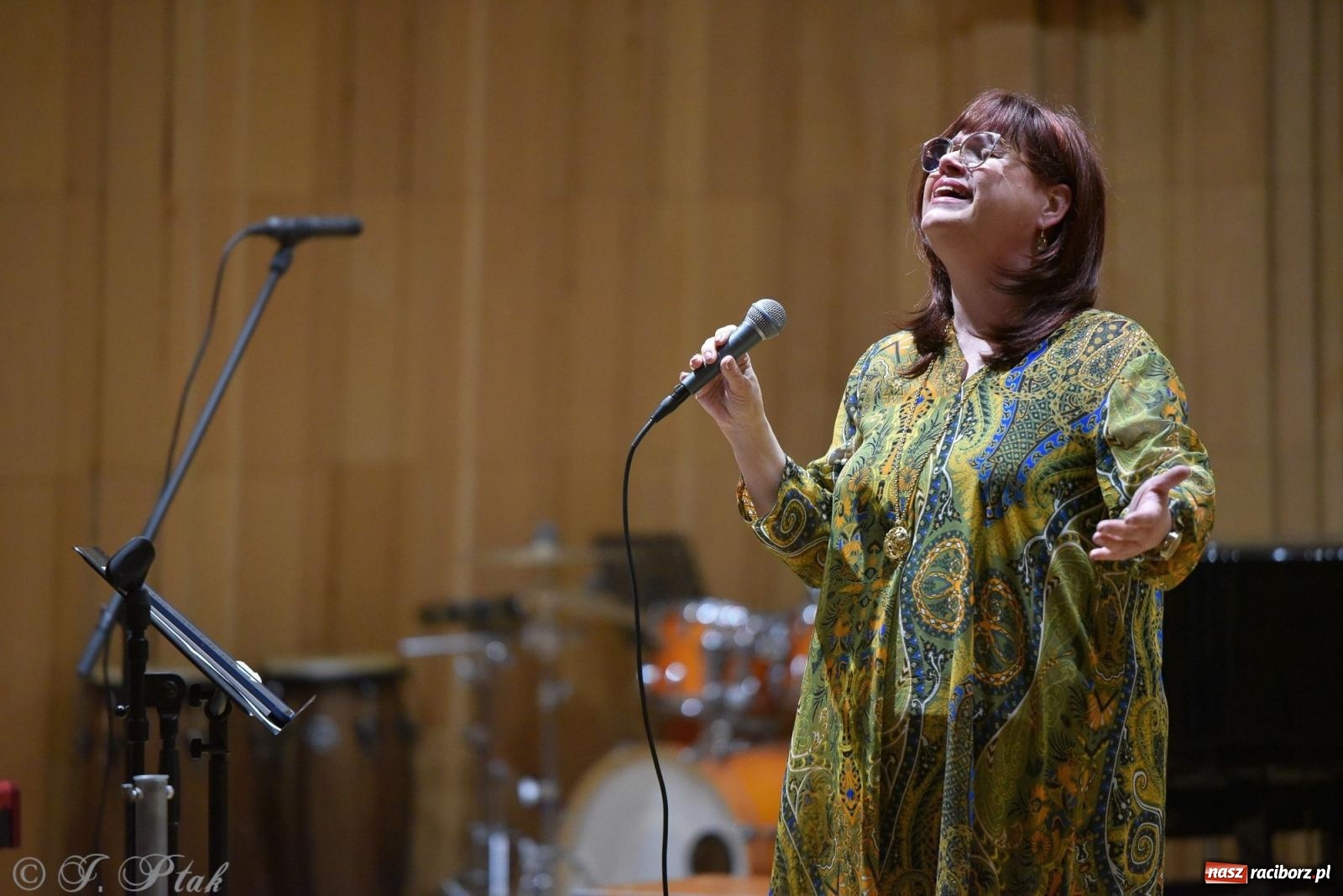 Zdjęcie w galerii na portalu naszraciborz.pl: Muzyka gospel wypełniła salę koncertową raciborskiej szkoły muzycznej wiadomości z regionu