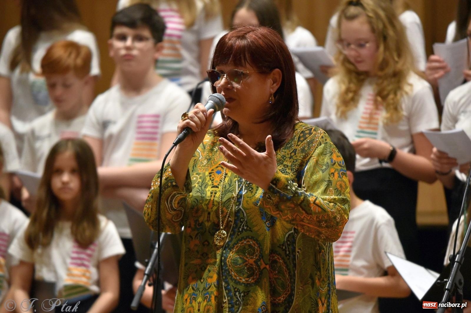 Zdjęcie w galerii na portalu naszraciborz.pl: Muzyka gospel wypełniła salę koncertową raciborskiej szkoły muzycznej wiadomości z regionu