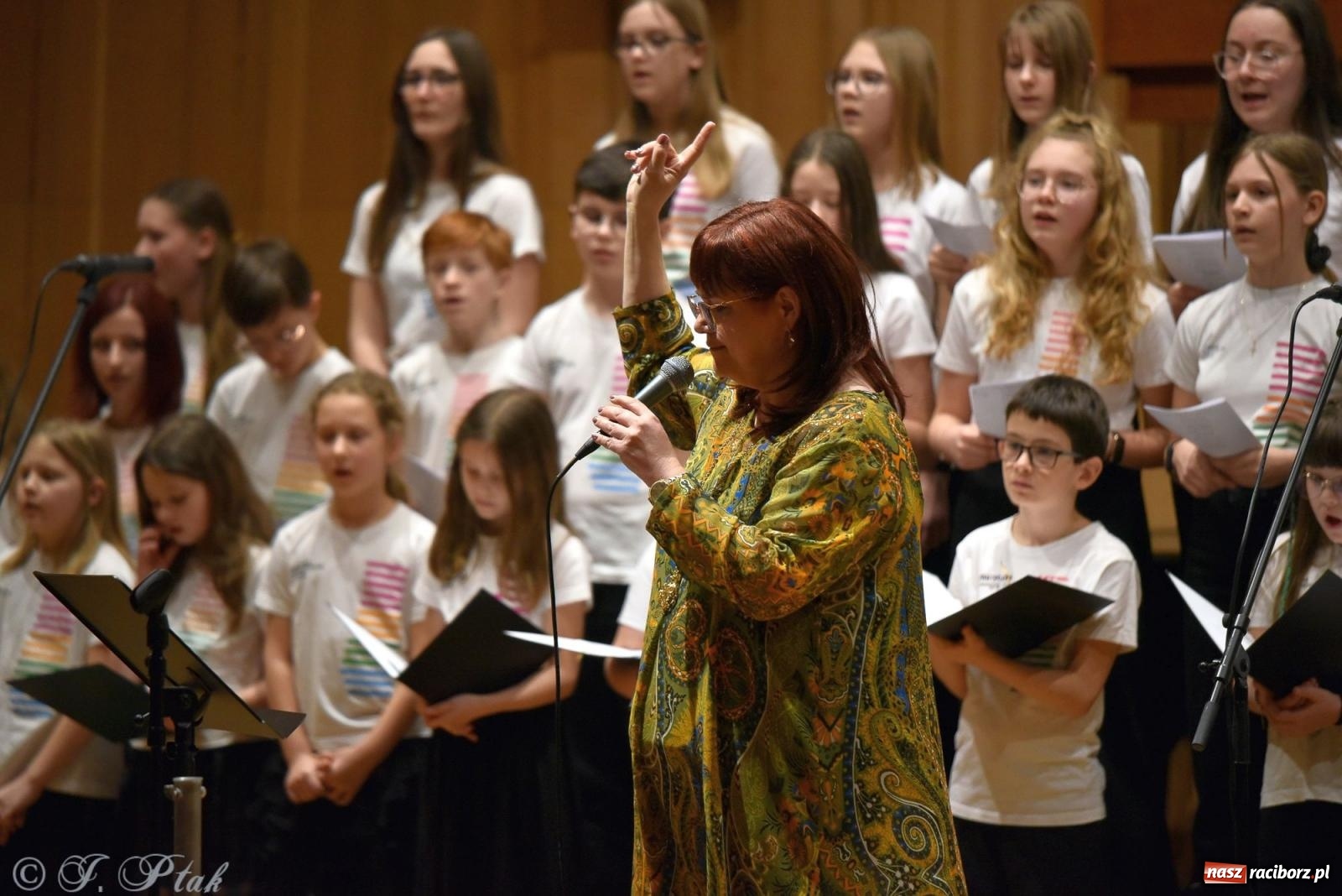 Zdjęcie w galerii na portalu naszraciborz.pl: Muzyka gospel wypełniła salę koncertową raciborskiej szkoły muzycznej wiadomości z regionu