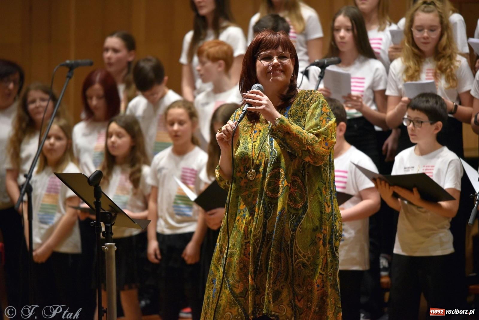 Zdjęcie w galerii na portalu naszraciborz.pl: Muzyka gospel wypełniła salę koncertową raciborskiej szkoły muzycznej wiadomości z regionu