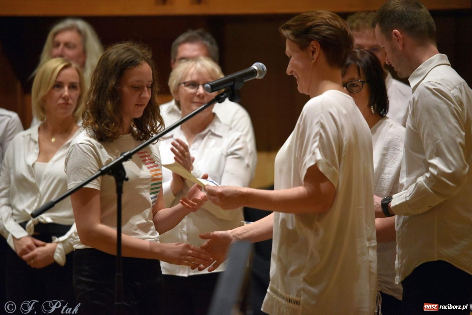 Zdjęcie w galerii na portalu naszraciborz.pl: Muzyka gospel wypełniła salę koncertową raciborskiej szkoły muzycznej wiadomości z regionu