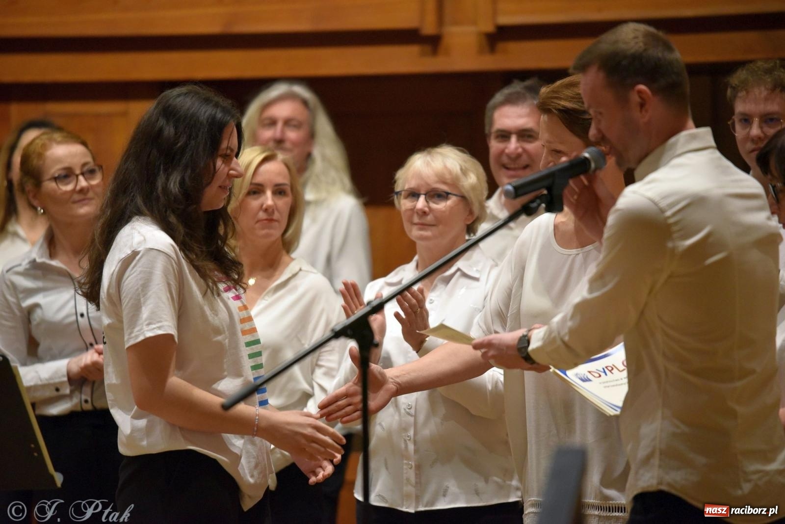 Zdjęcie w galerii na portalu naszraciborz.pl: Muzyka gospel wypełniła salę koncertową raciborskiej szkoły muzycznej wiadomości z regionu