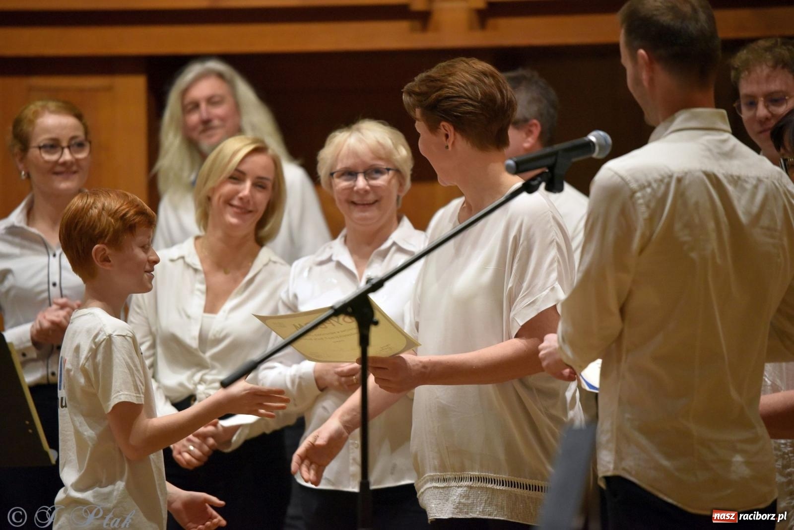 Zdjęcie w galerii na portalu naszraciborz.pl: Muzyka gospel wypełniła salę koncertową raciborskiej szkoły muzycznej wiadomości z regionu