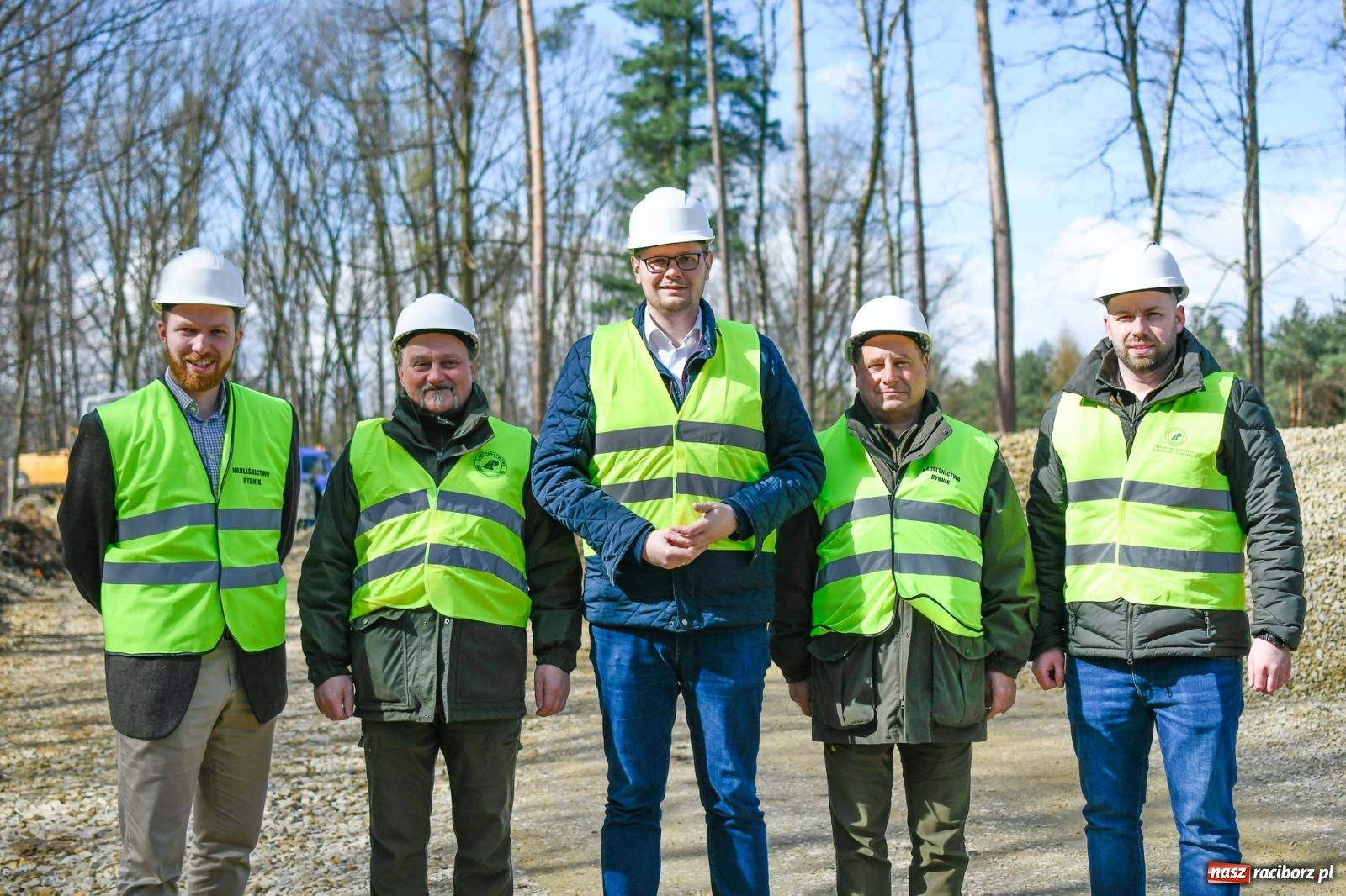 Zdjęcie w galerii na portalu naszraciborz.pl: Żubrowsko on-line. Zwierzęta, które pojawią się w Raciborzu można obejrzeć w oku kamery wiadomości z regionu