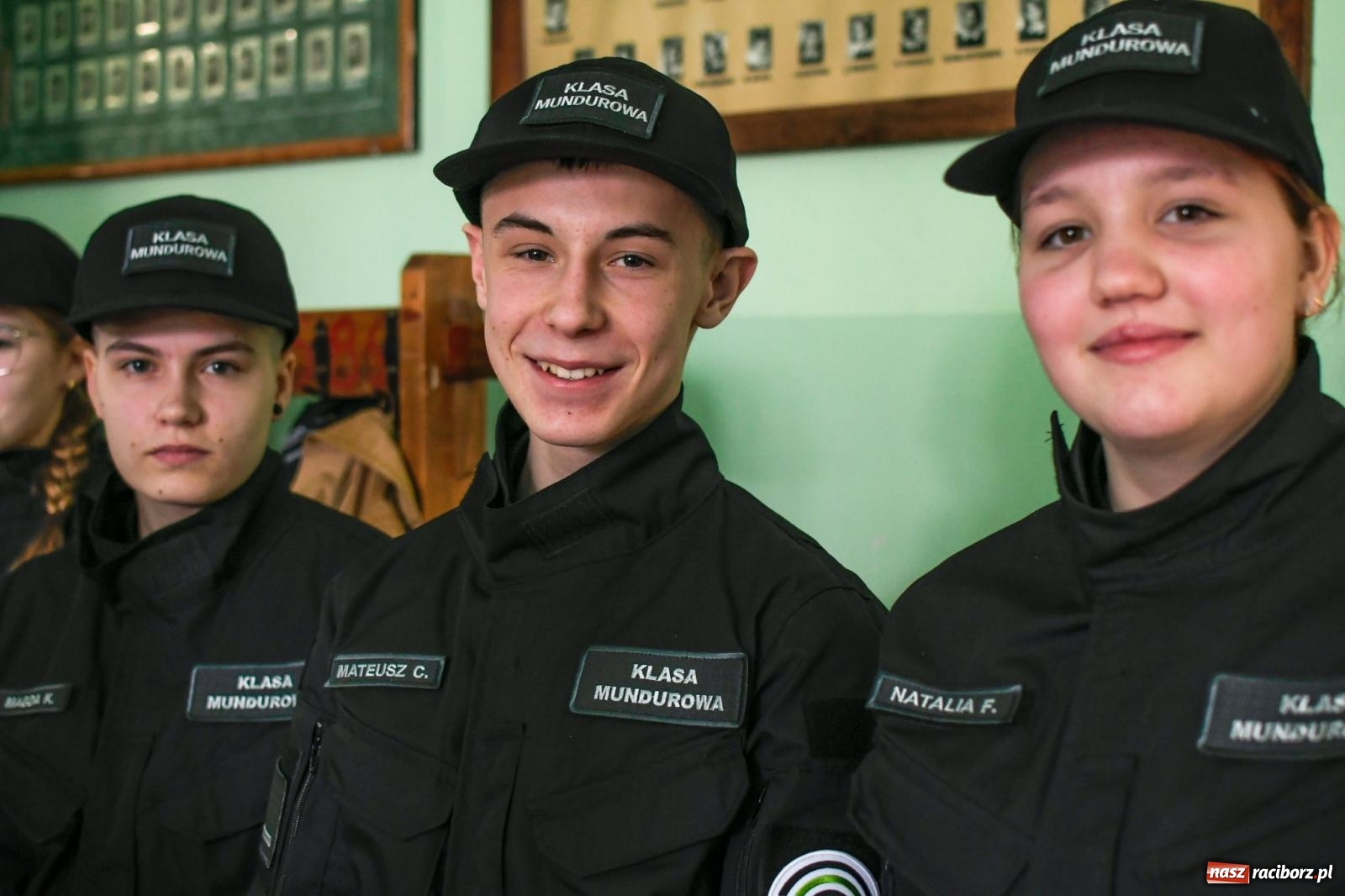 Zdjęcie w galerii na portalu naszraciborz.pl: Niech moc będzie z wami! Rekruci z Ekonomika złożyli ślubowanie wiadomości z regionu