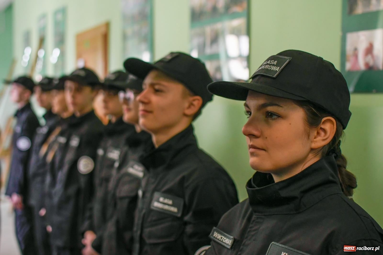 Zdjęcie w galerii na portalu naszraciborz.pl: Niech moc będzie z wami! Rekruci z Ekonomika złożyli ślubowanie wiadomości z regionu