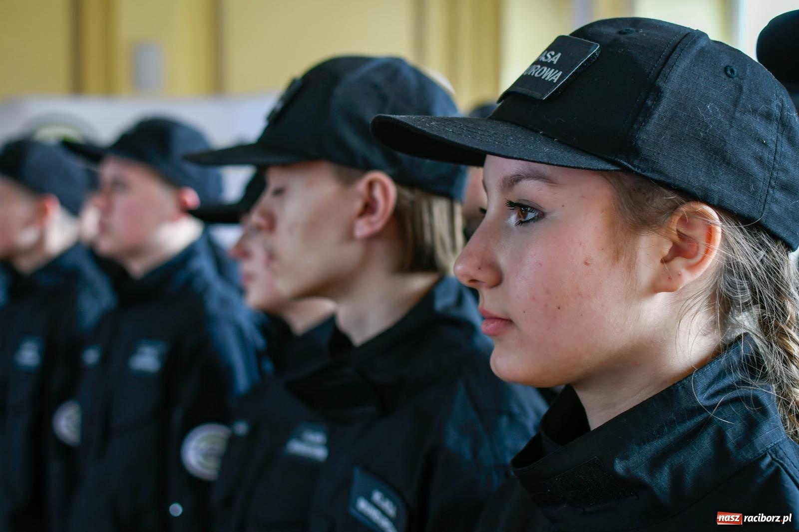 Zdjęcie w galerii na portalu naszraciborz.pl: Niech moc będzie z wami! Rekruci z Ekonomika złożyli ślubowanie wiadomości z regionu
