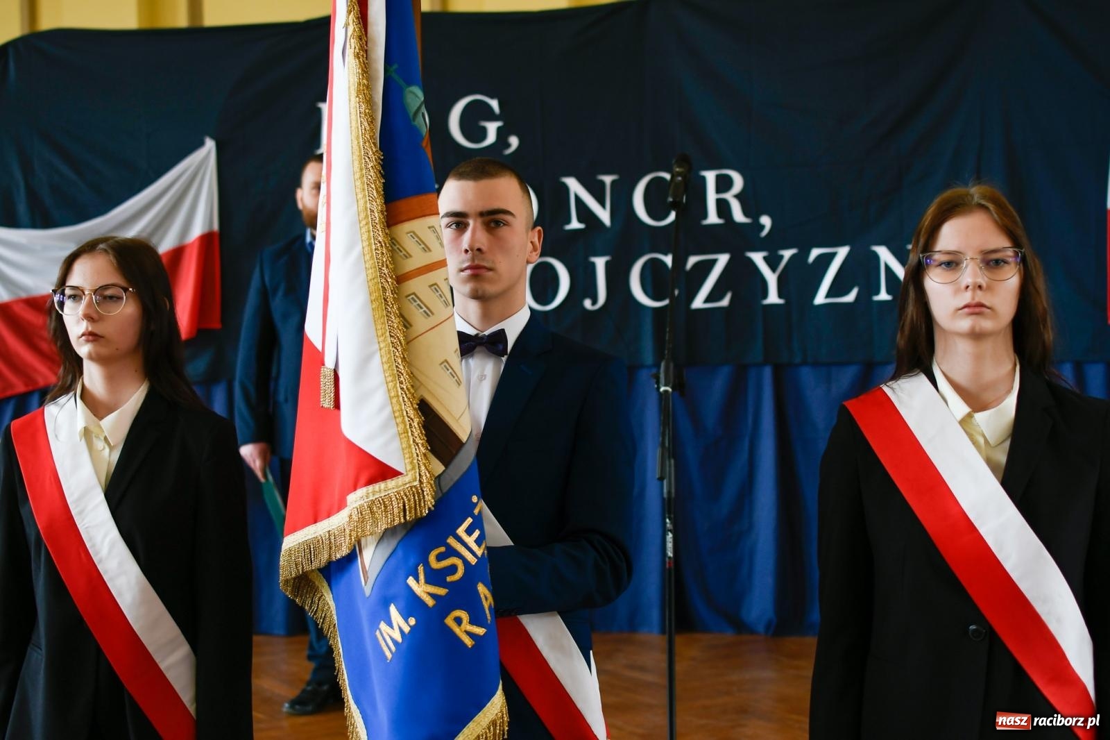 Zdjęcie w galerii na portalu naszraciborz.pl: Niech moc będzie z wami! Rekruci z Ekonomika złożyli ślubowanie wiadomości z regionu