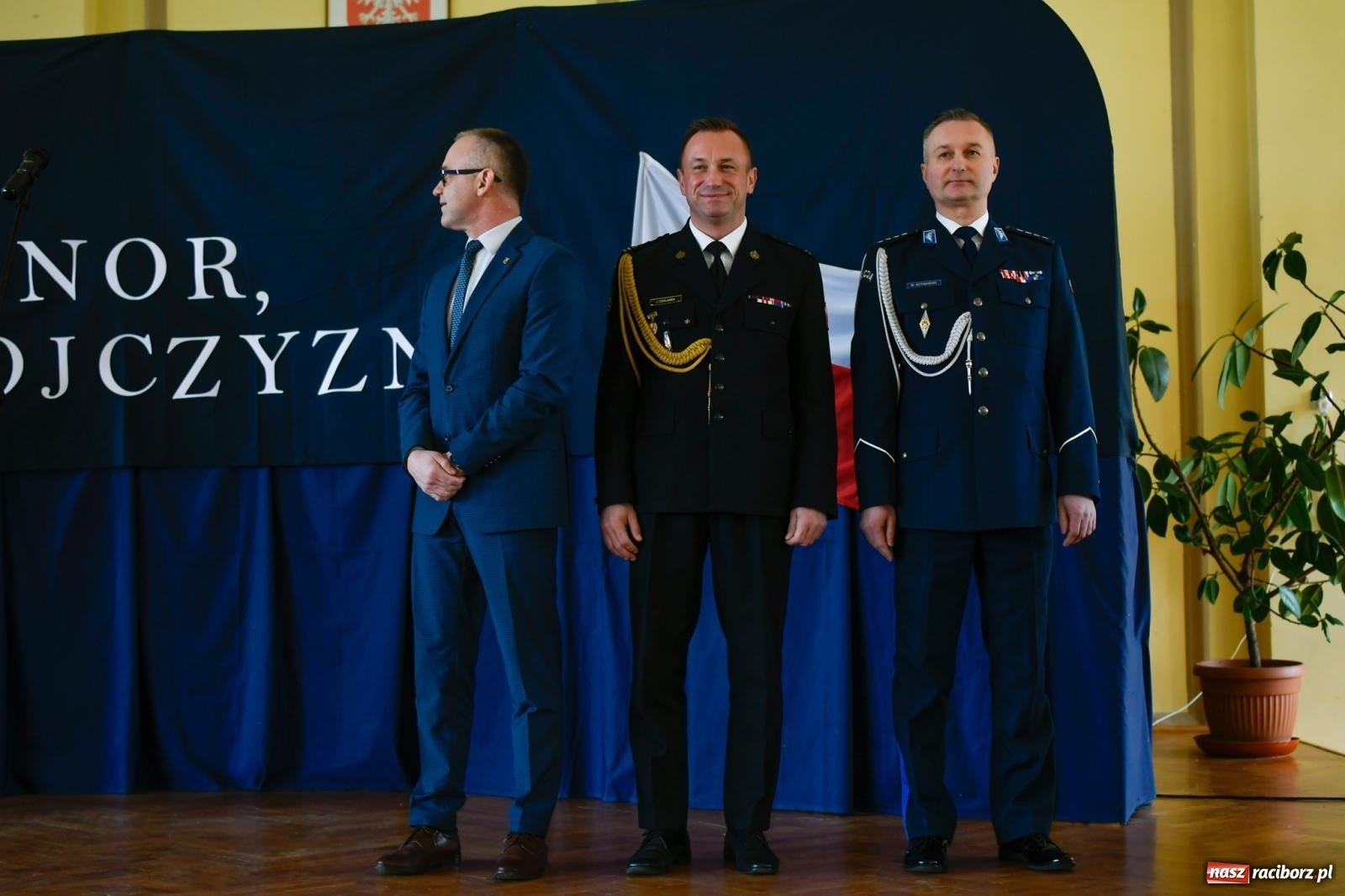 Zdjęcie w galerii na portalu naszraciborz.pl: Niech moc będzie z wami! Rekruci z Ekonomika złożyli ślubowanie wiadomości z regionu